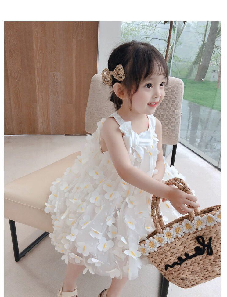Váy hoa trắng 3D cho bé gái