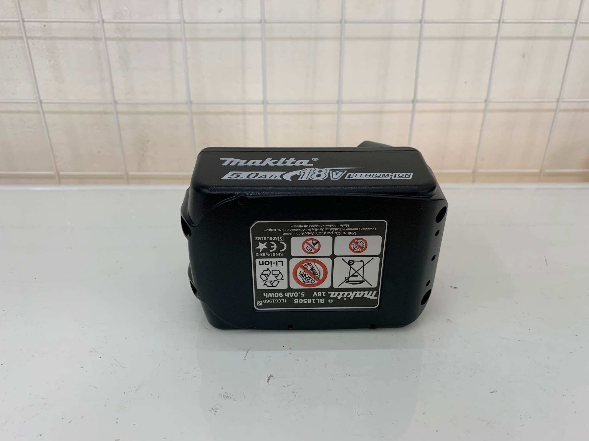 Pin makita 12v 5Ah zin hãng
