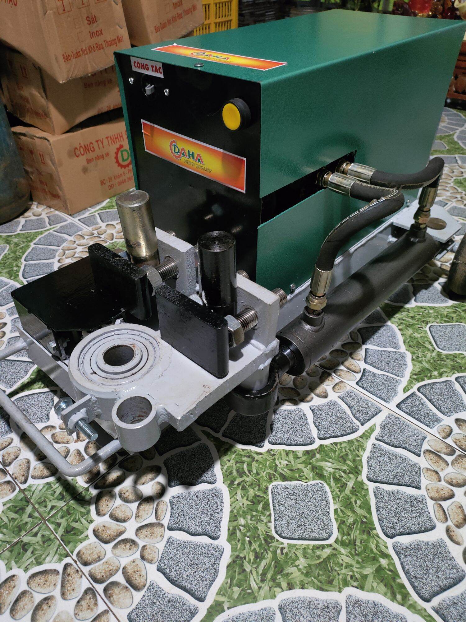 Máy bẻ sắt thủy lực