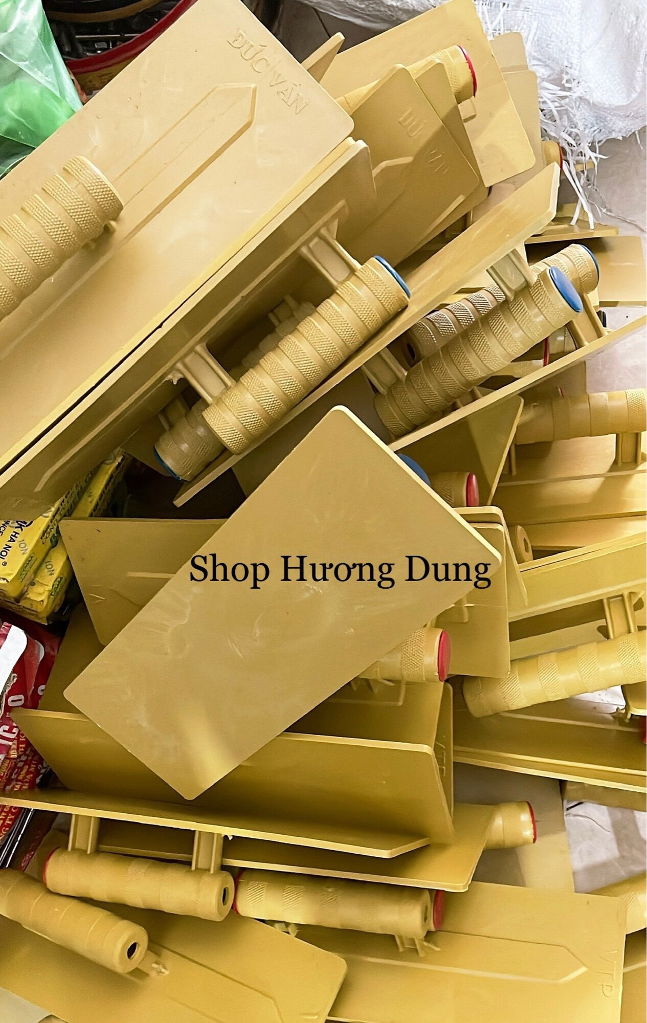 Bàn xoa nhựa dùng trong xây dựng