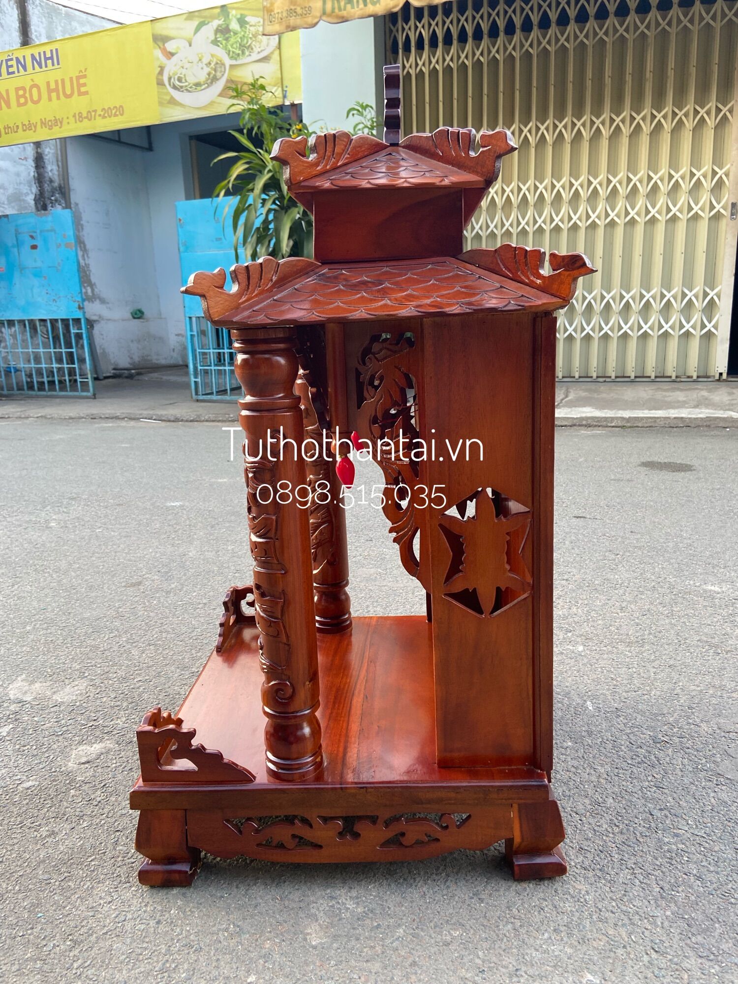 Bàn thờ thần tài mái ngói 50 x 90cm - gỗ Tràm