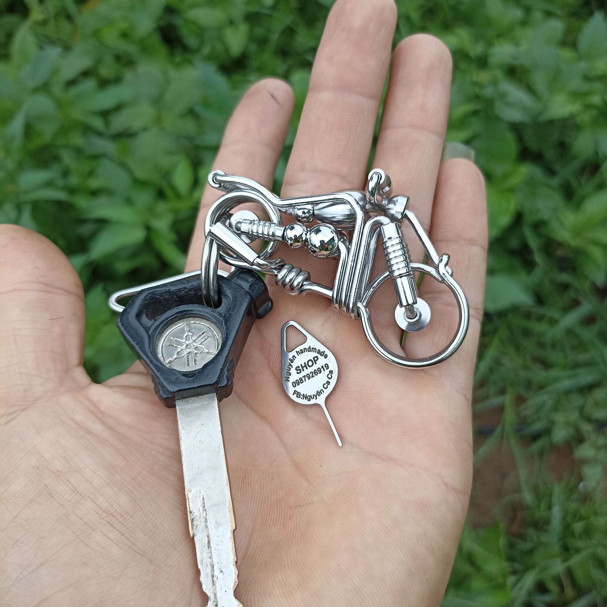 Móc chìa khoá tạo hình xe MoTo đuôi thấp.