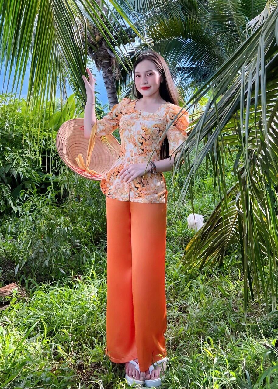 SÉT BỘ BÀ BA CỔ VUÔNG CÓ NÚT NGỌC DUYÊN DÁNG