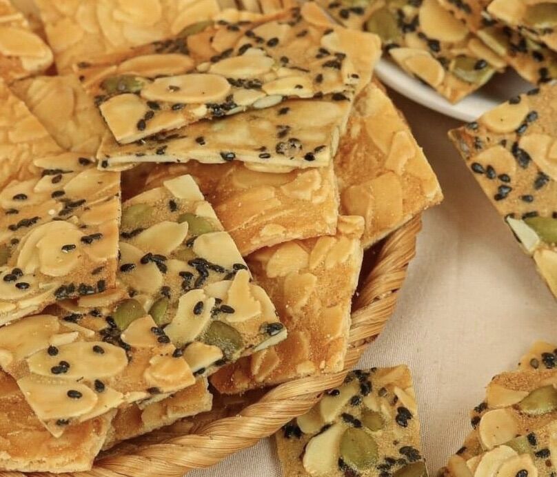 Bánh Ngói Hạnh Nhân mè đen