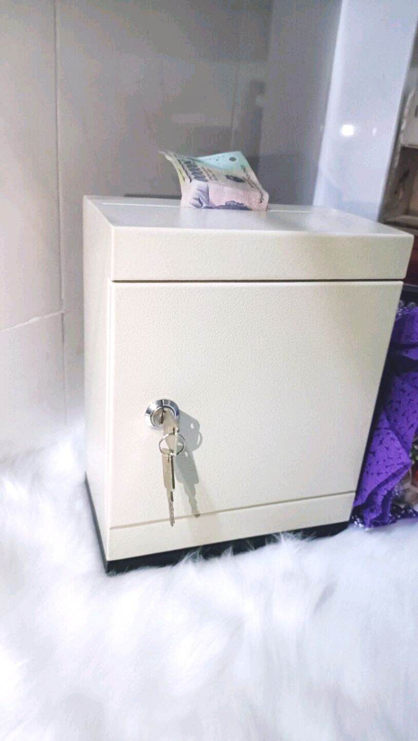 két sắt mini tiết kiệm tiền