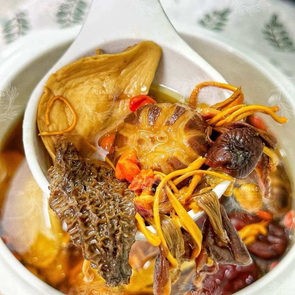 Canh nấm dưỡng sinh lẩu nấm