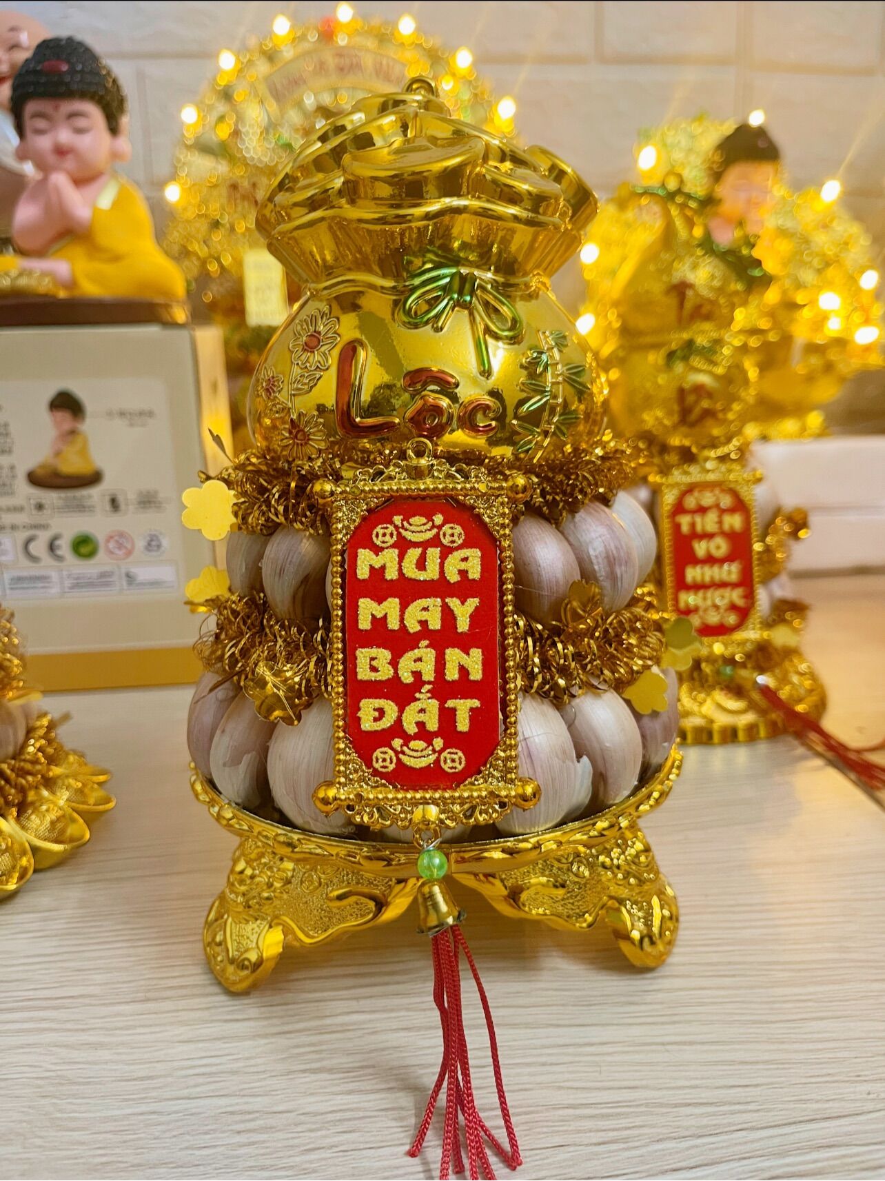 Tháp tỏi hủ vàng chiêu tài lộc