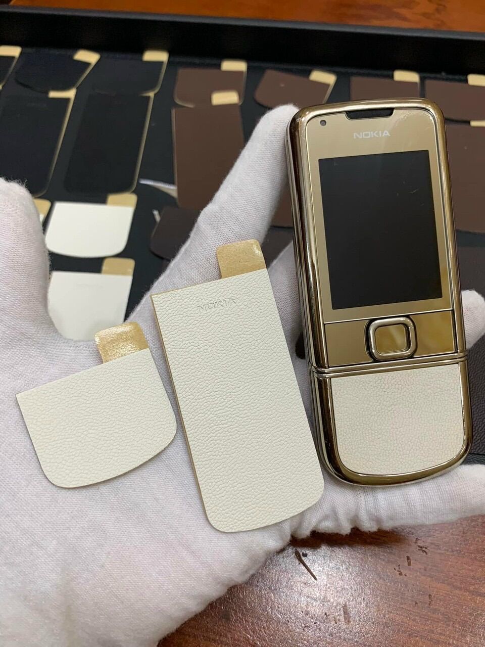 Miếng da dán 8800