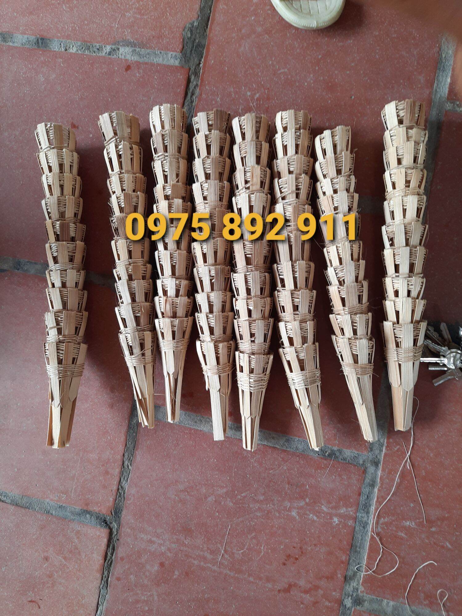 Hom lươn bằng tre