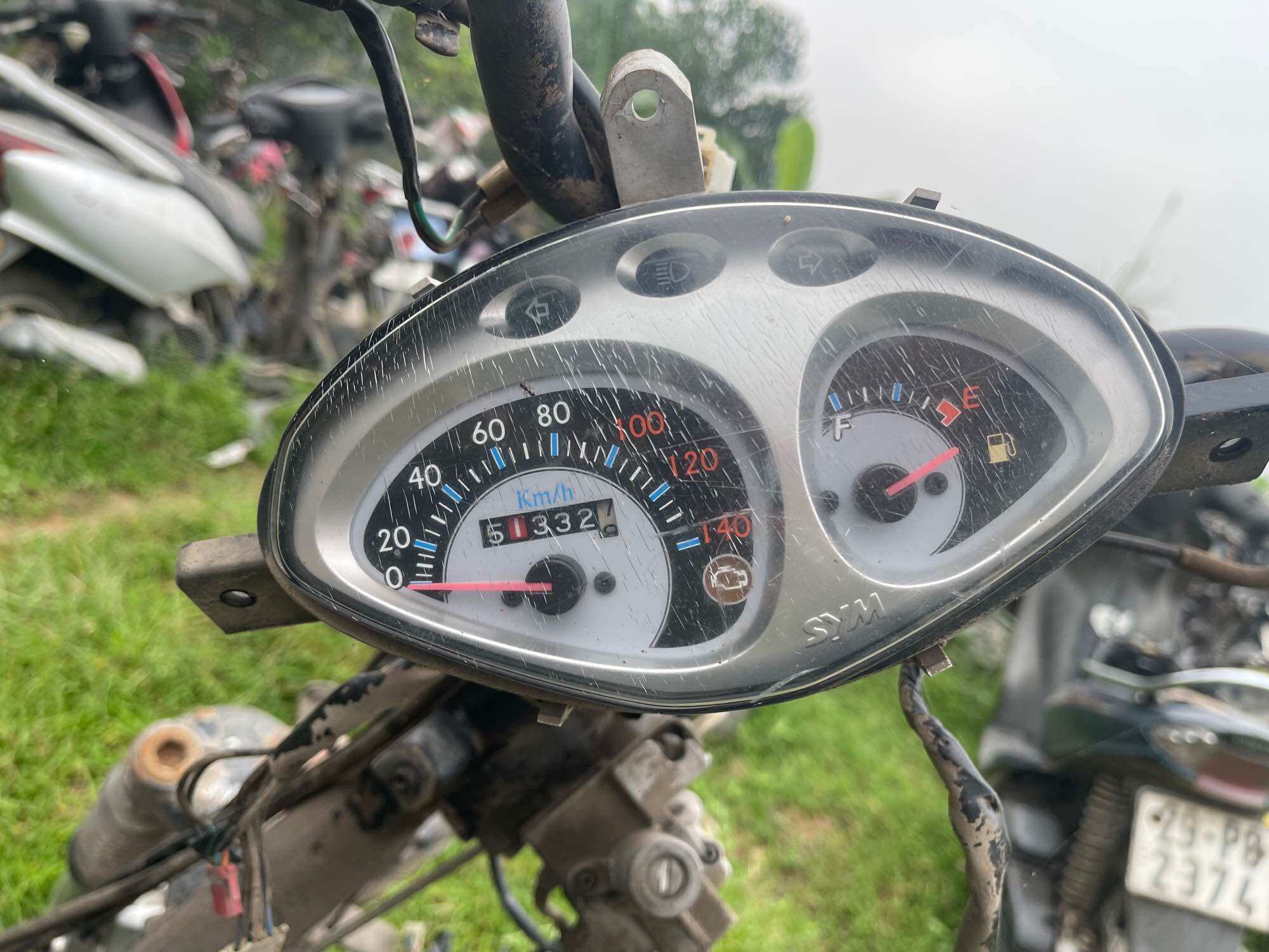 Collection of Attila Alizabest Fi Clocks and Old Mechanical Parts from Disassembled Vehicles Operating Normally Giá 349,000 Đồng*Miễn phí vận chuyển