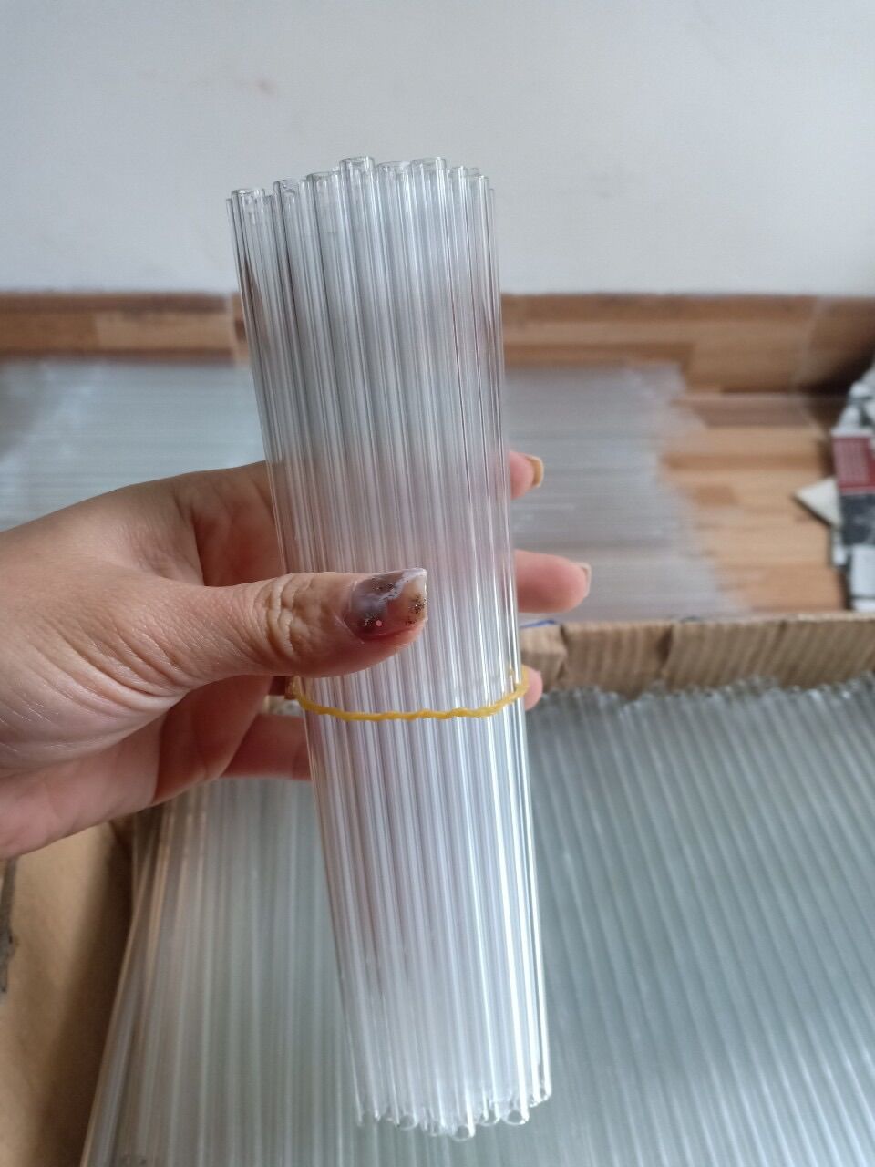 20 ống thủy tinh dài 20cm