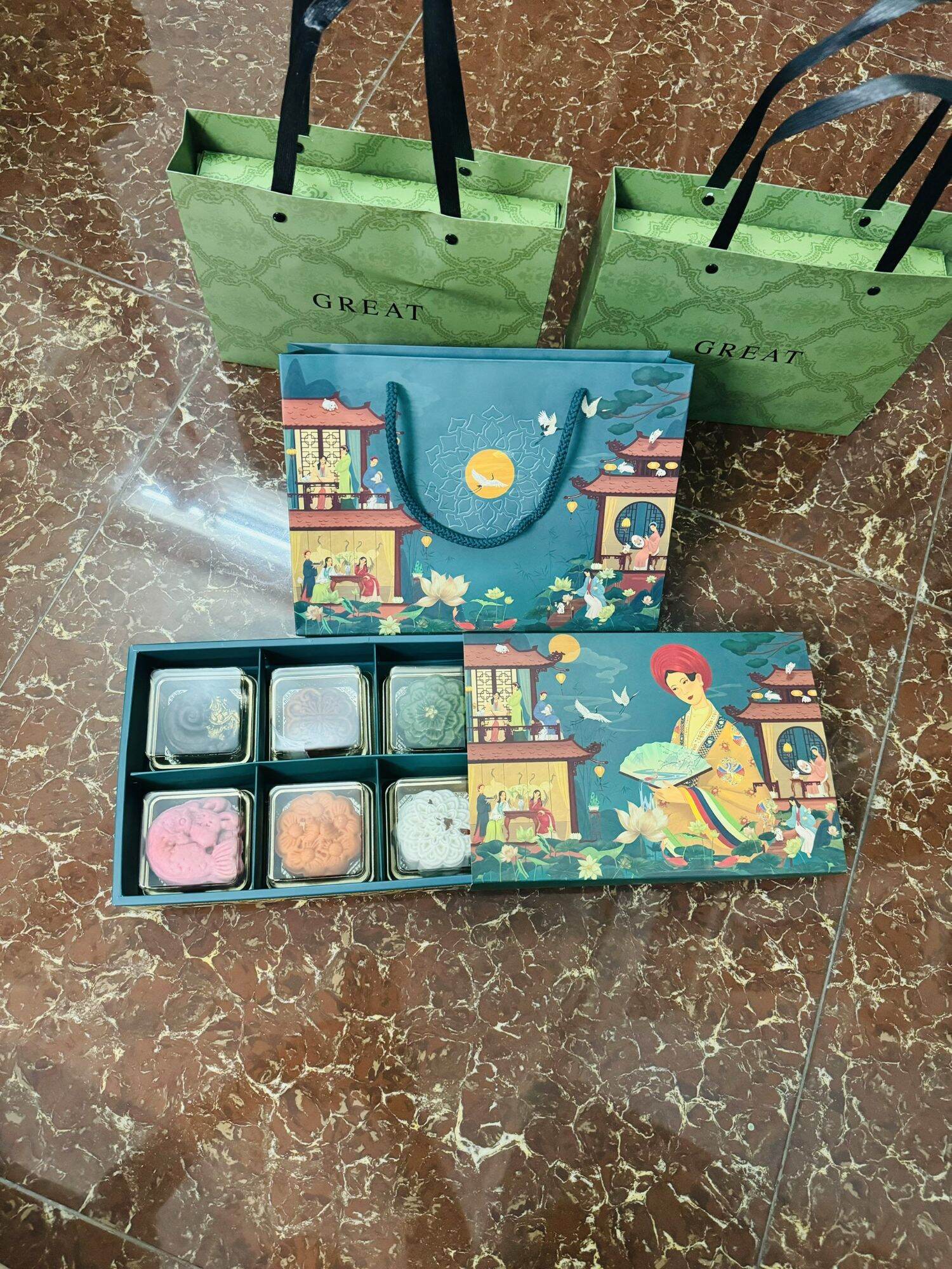 Set bánh Trung Thu kèm túi xách