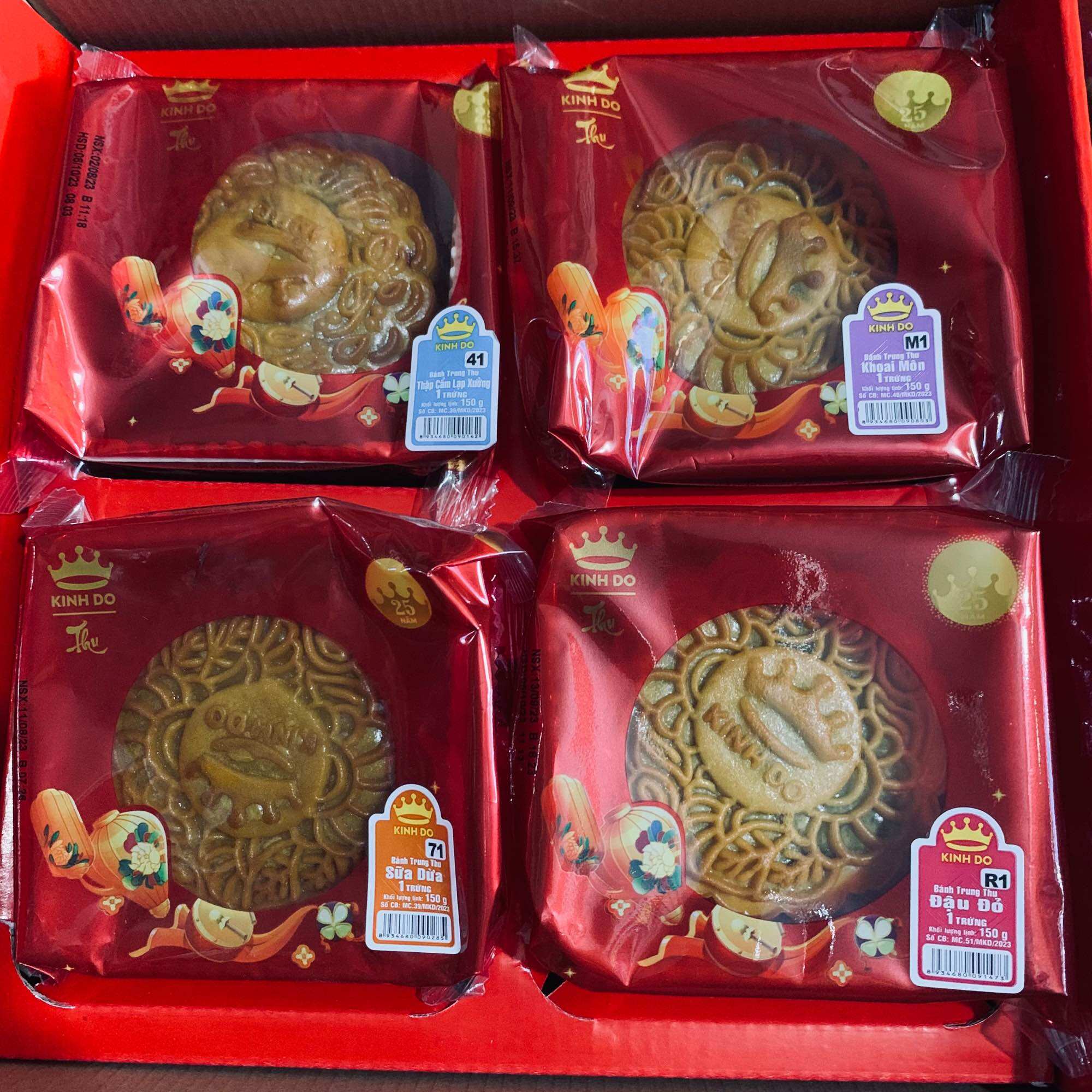 Combo 4 bánh trung thu Kinh Đô đủ loại (khách được chọn combo và chọn vị)