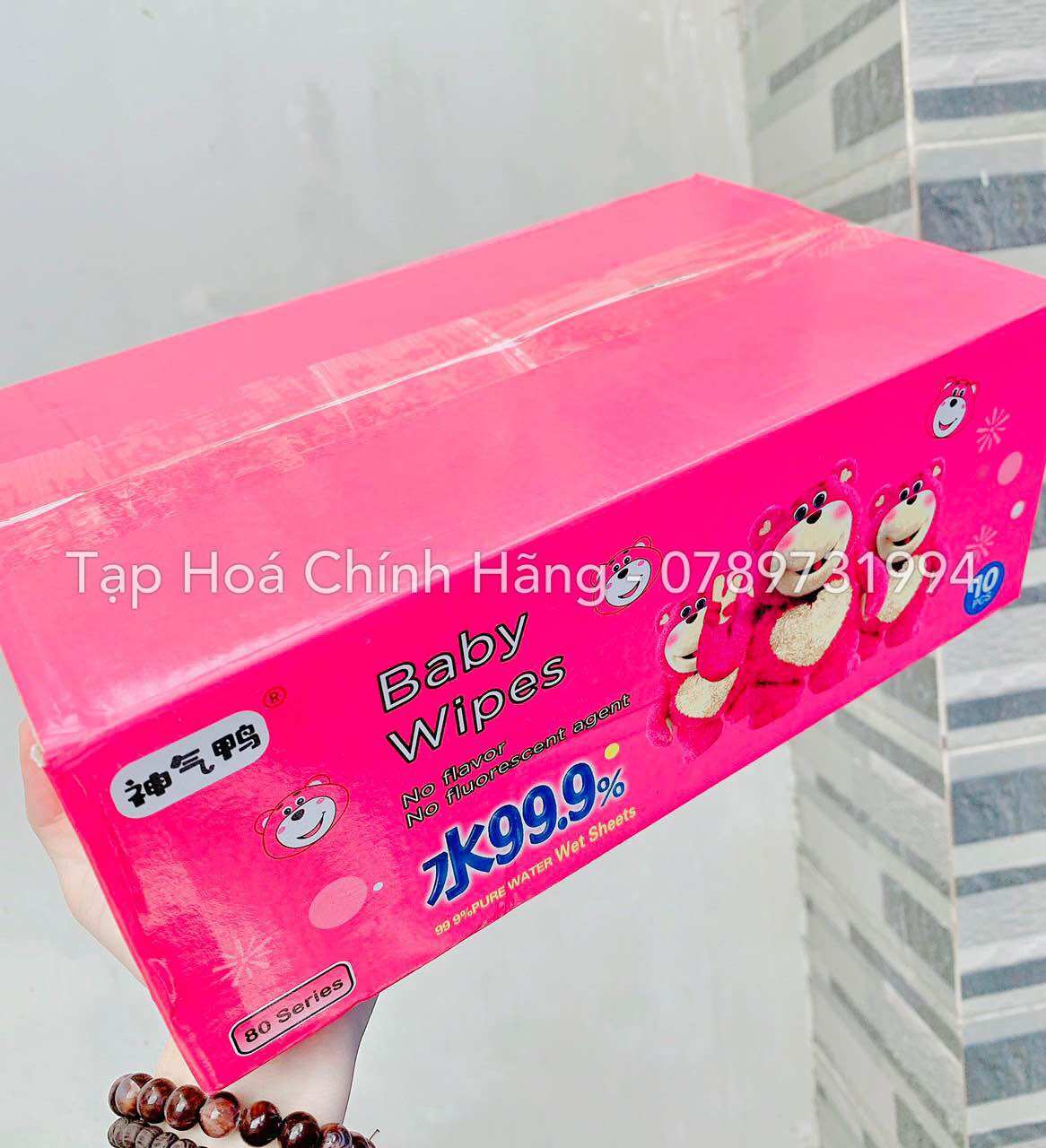 thùng khăn giấy ướt gấu dâu Losto ( 1 thùng 10 gói/ 1 gói 80 tờ )