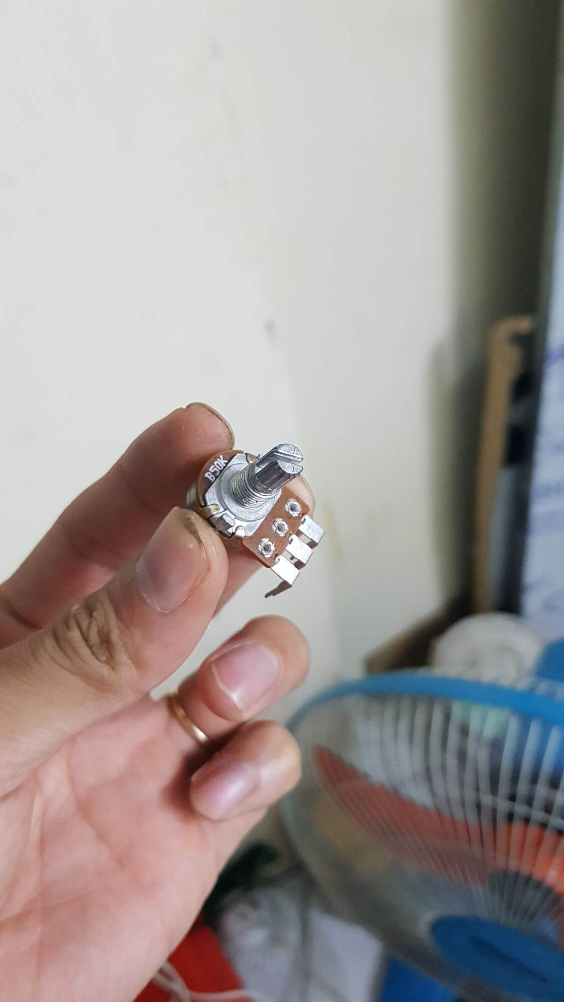 Chiết áp 50k đơn chân cong