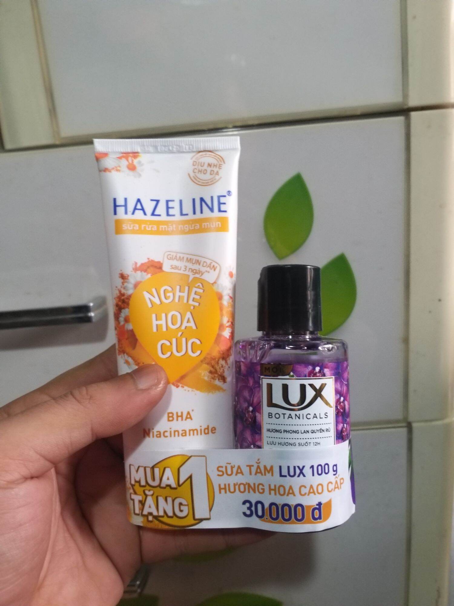 (Combo 2 Tip) Sữa rửa mặt HAZELINE 100g Nghệ & Hoa cúc