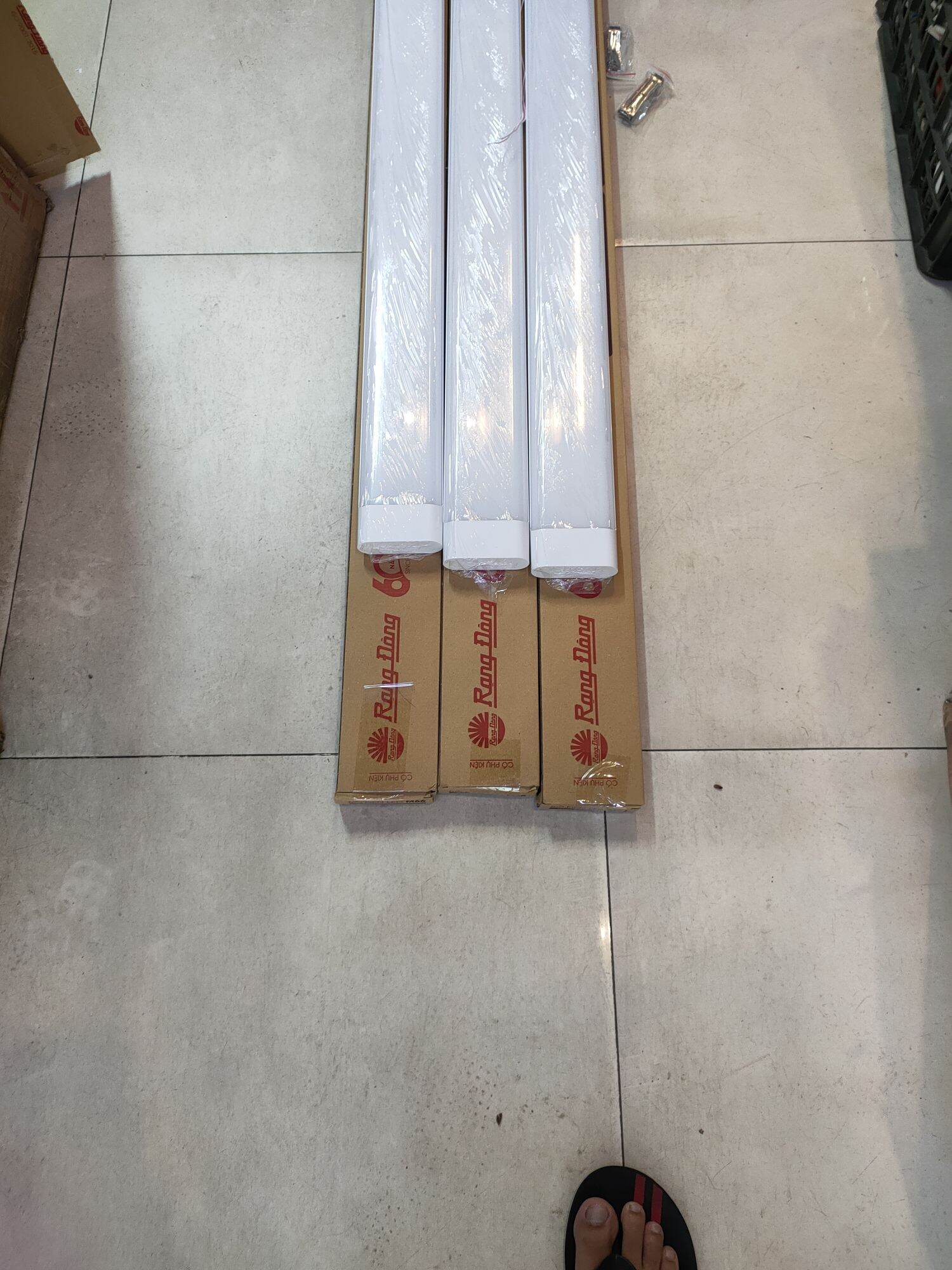 Bộ đèn led 1,2m-60w M66 thương hiệu Rạng đông