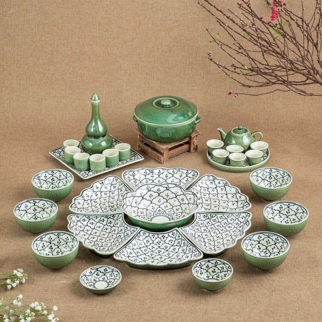 Hàng gốm sứ Bát Tràng.