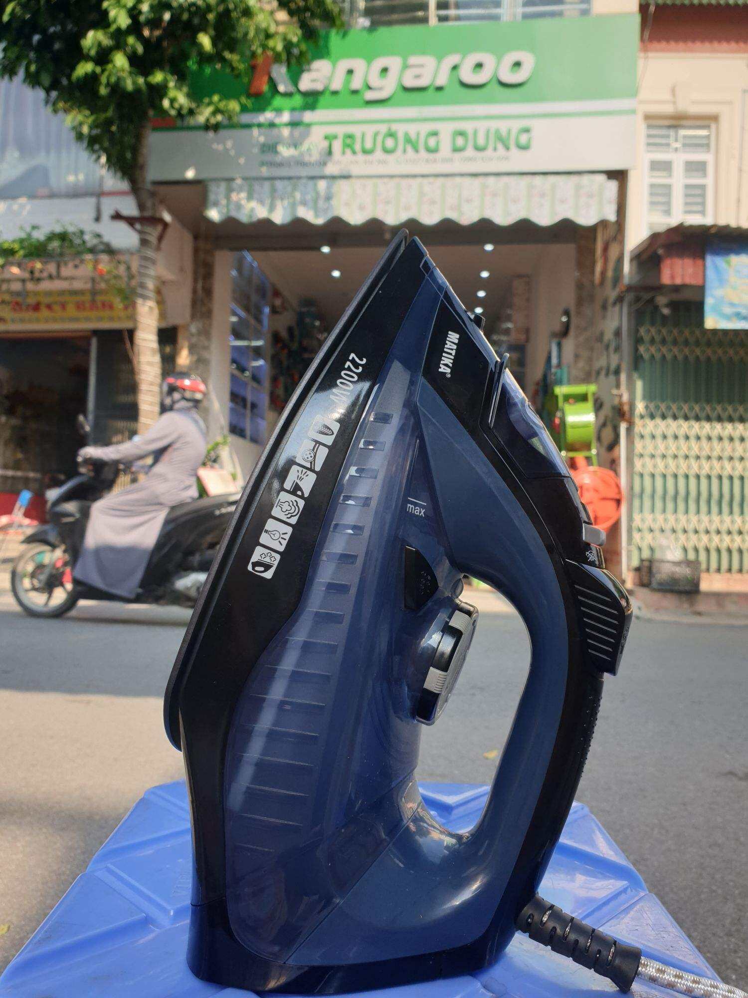 Bàn là MATIKA  MTK-2922 HƠI NƯỚC GIÁ RẺ 318K