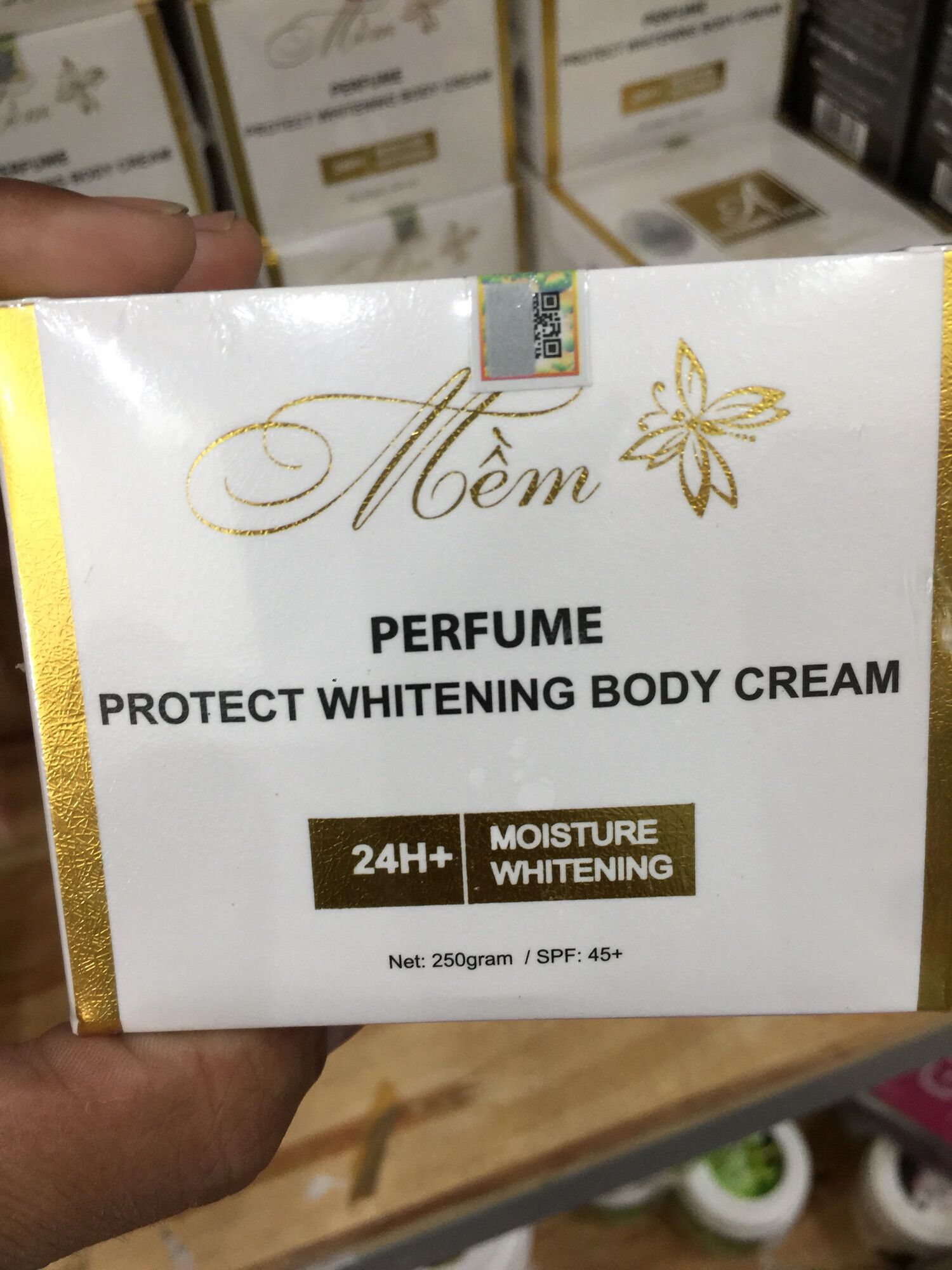 Kem trắng da body mền A