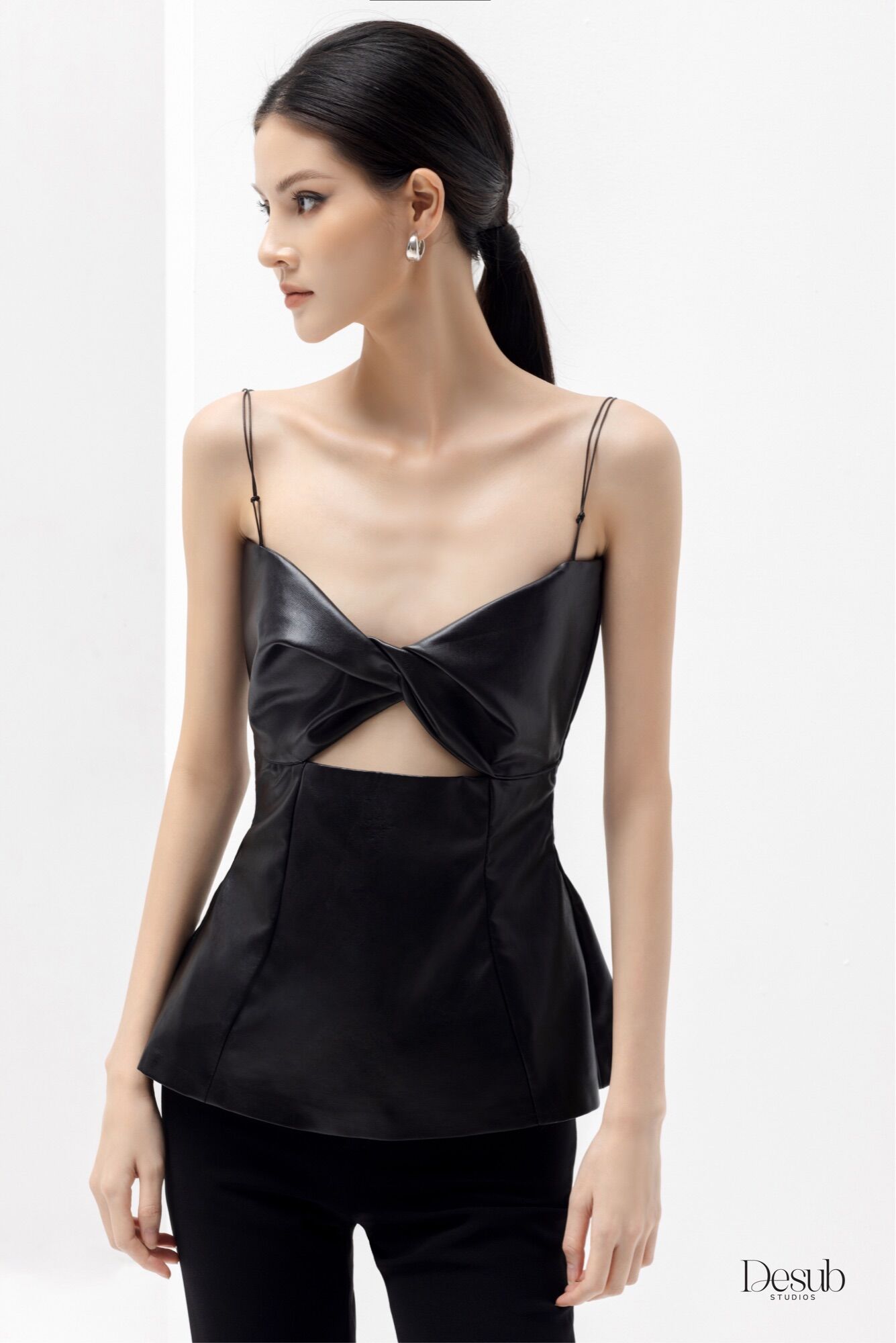 Áo da 2 dây faux leather top desub studios