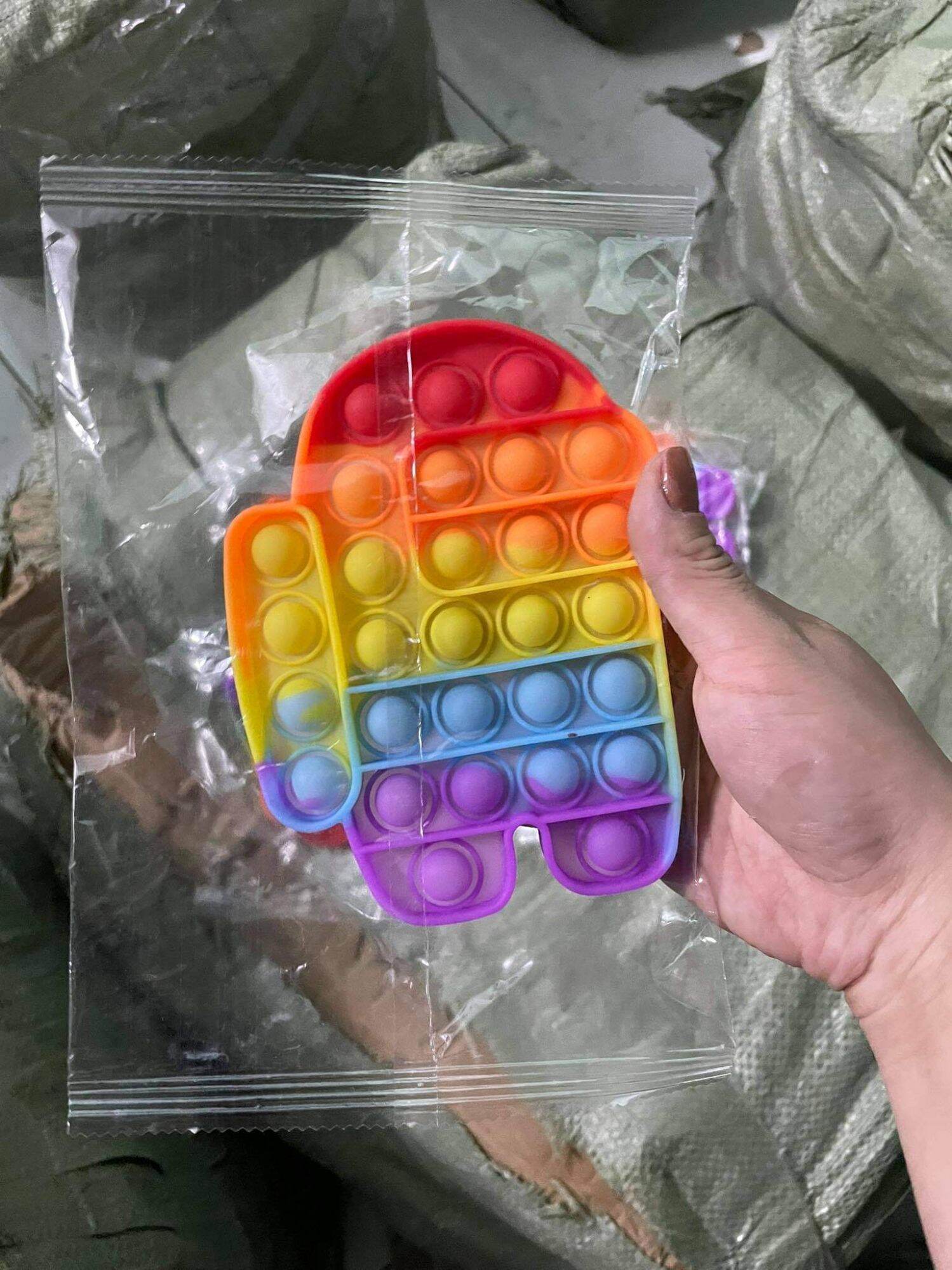 pop ít màu sắc cầu vồng