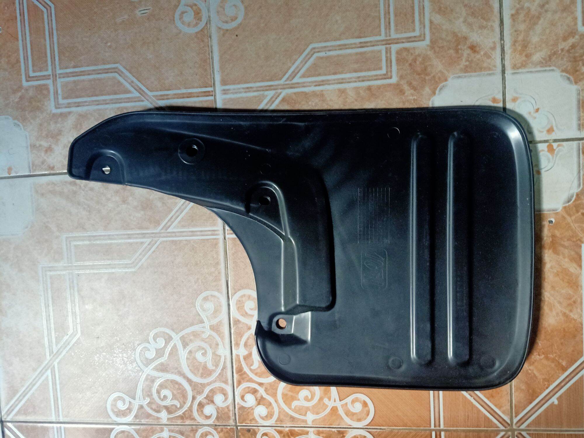 CHẮN BÙN BÁNH HILUX
