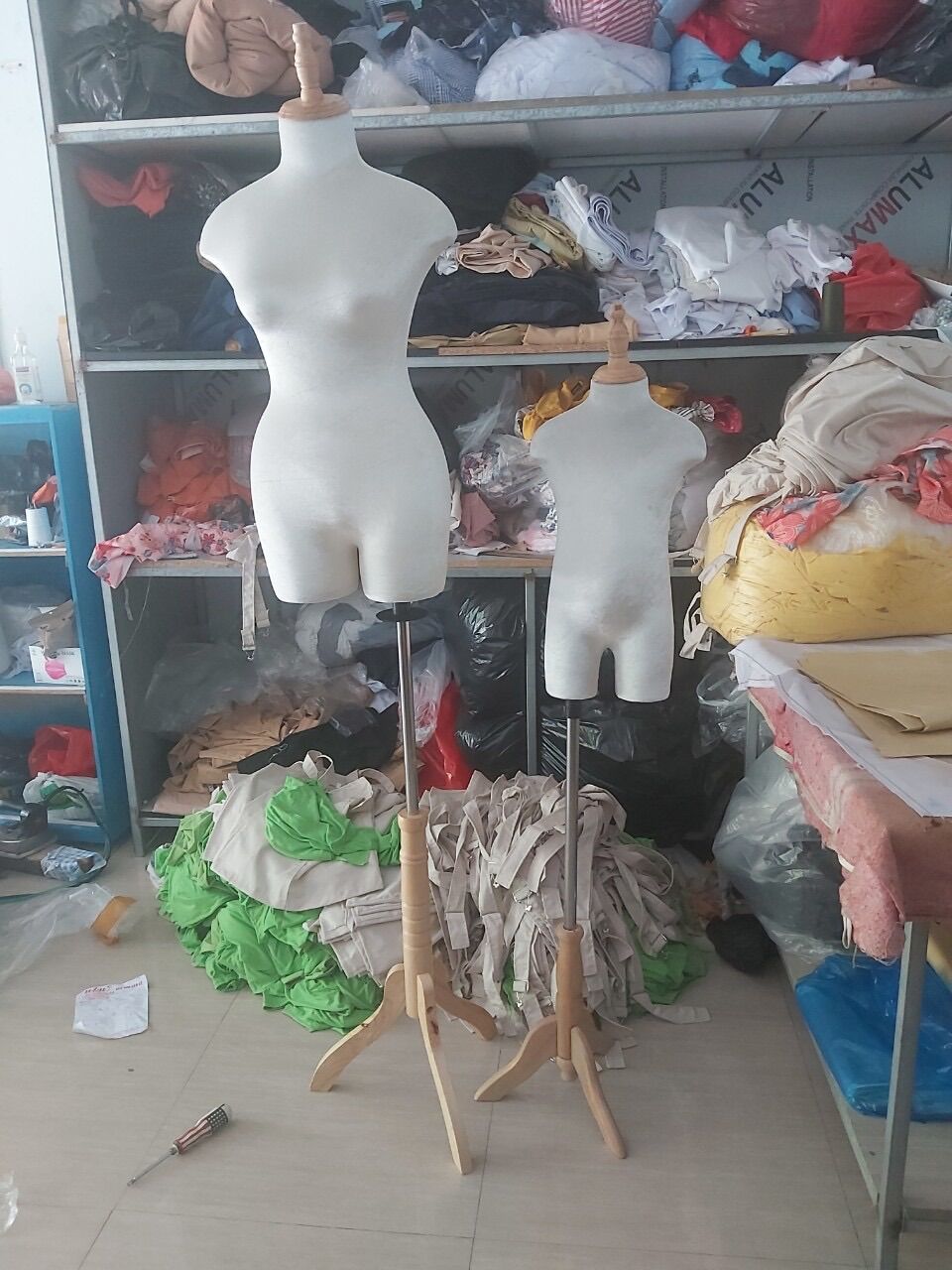 Manocanh nhung nữ chân gỗ size M ( hình thật)