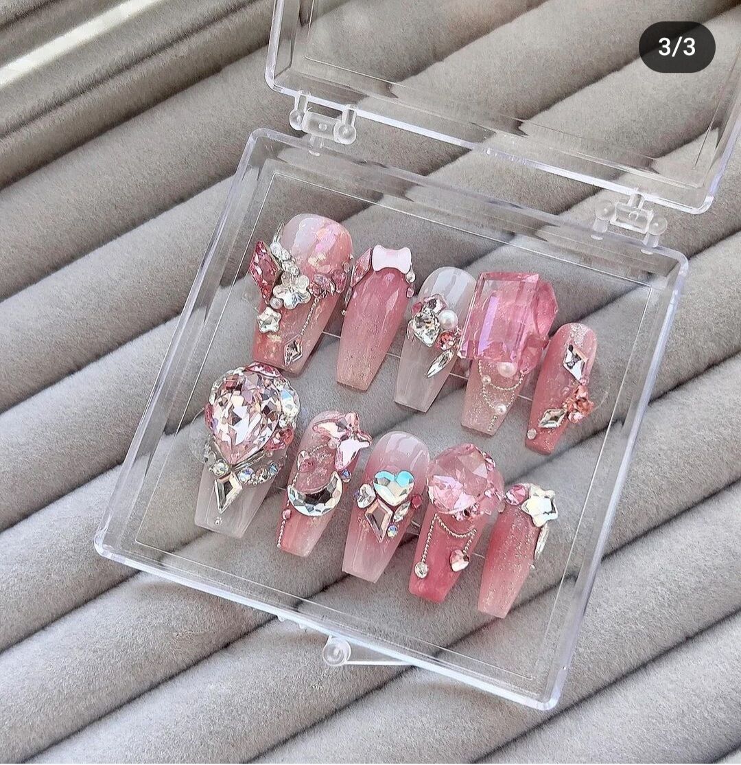 Nailbox thiết kế , màu thạch ombre gắn đá pha lê , cô dâu, đi chơi đi tiệc