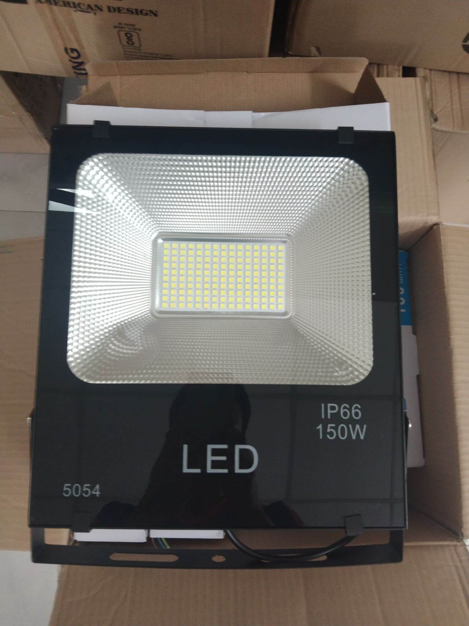 Đèn pha led SMD  IP66 5054 50W/100W/150W200W (6500K sáng trắng/vàng ) bảo hành 12 tháng
