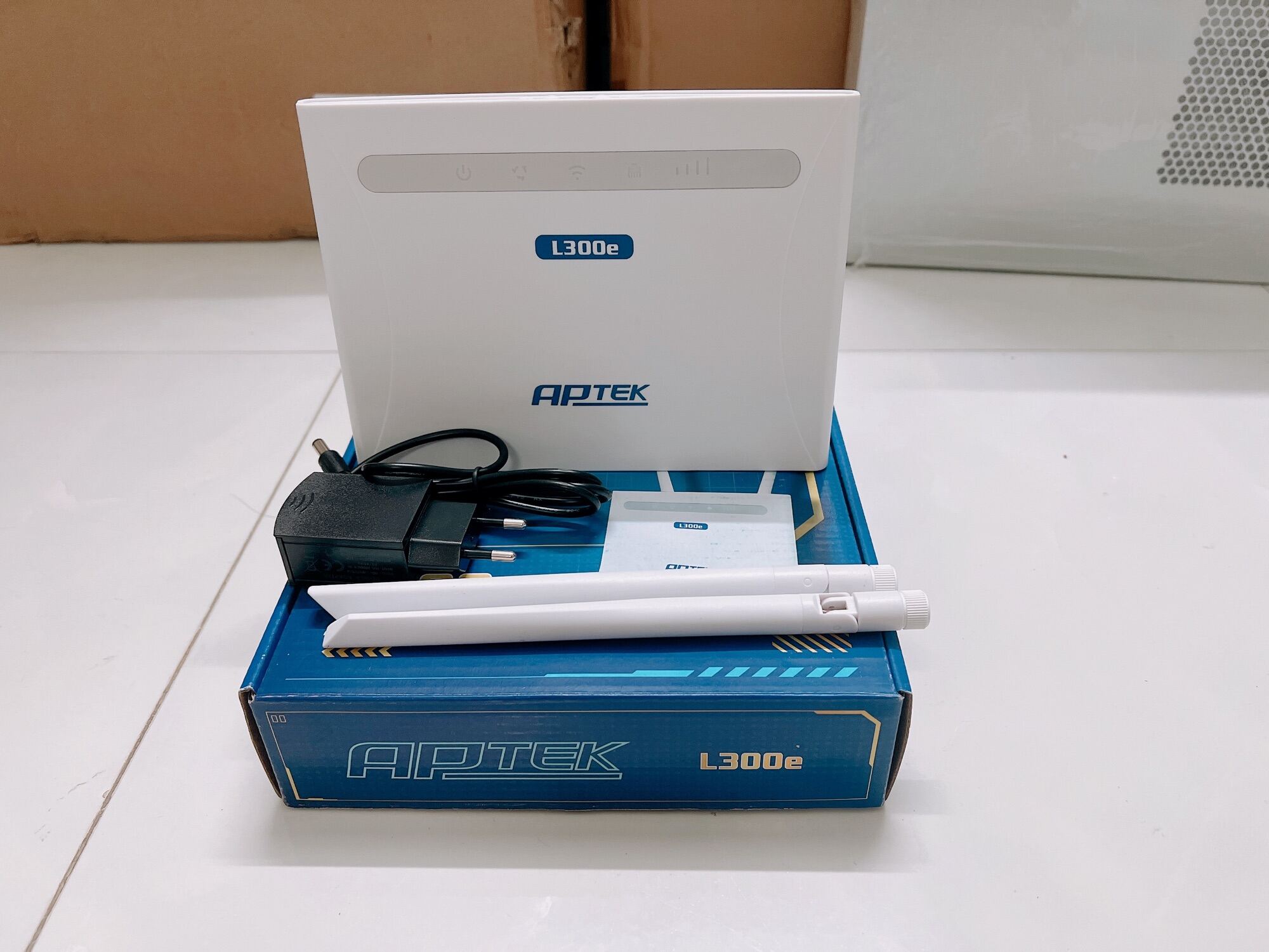 APTEK L300e - Router 4G LTE WiFi chuẩn N 300Mbps
