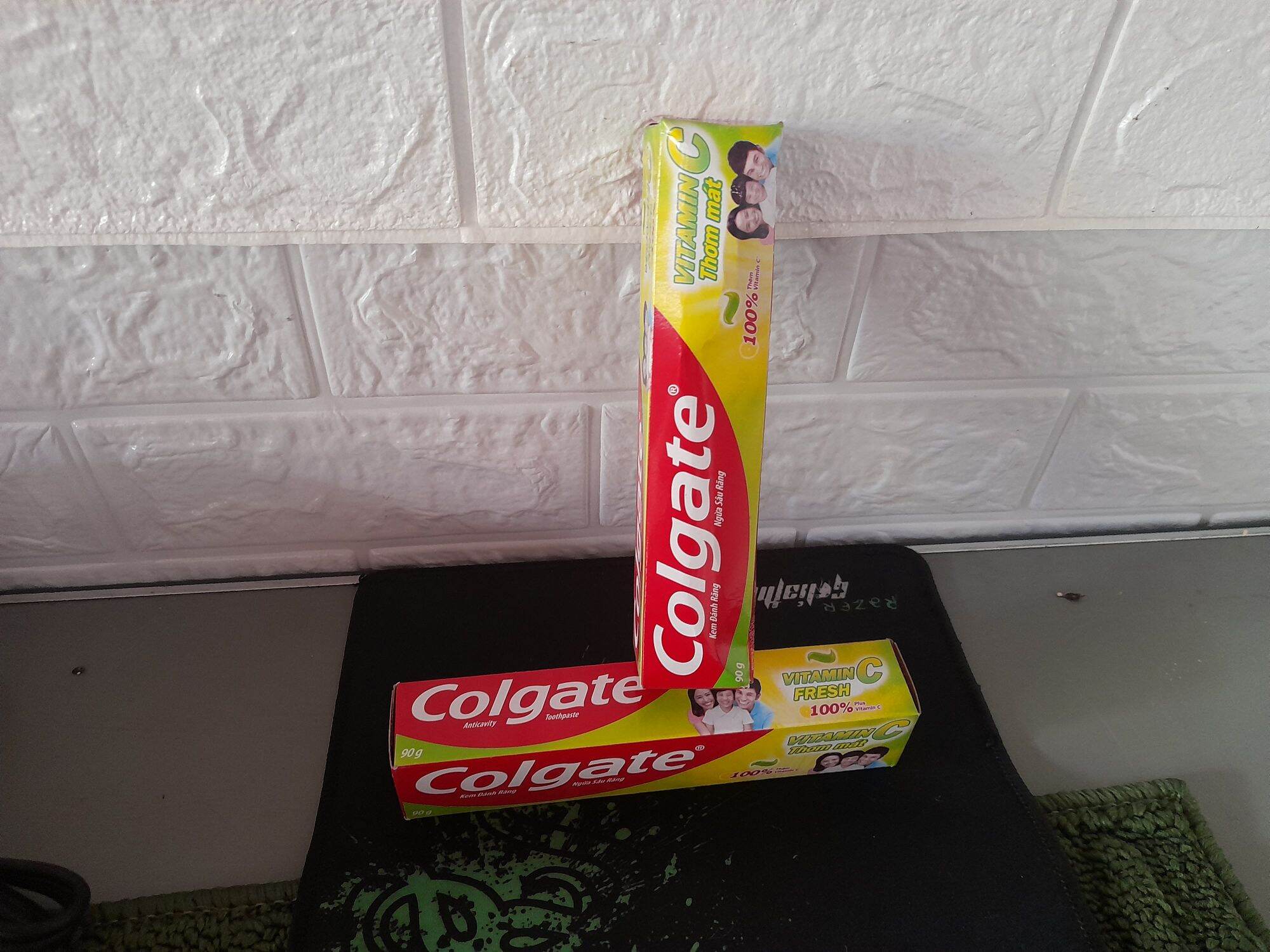KEM ĐÁNH RĂNG COLGATE NGỪA SÂU RĂNG 90G