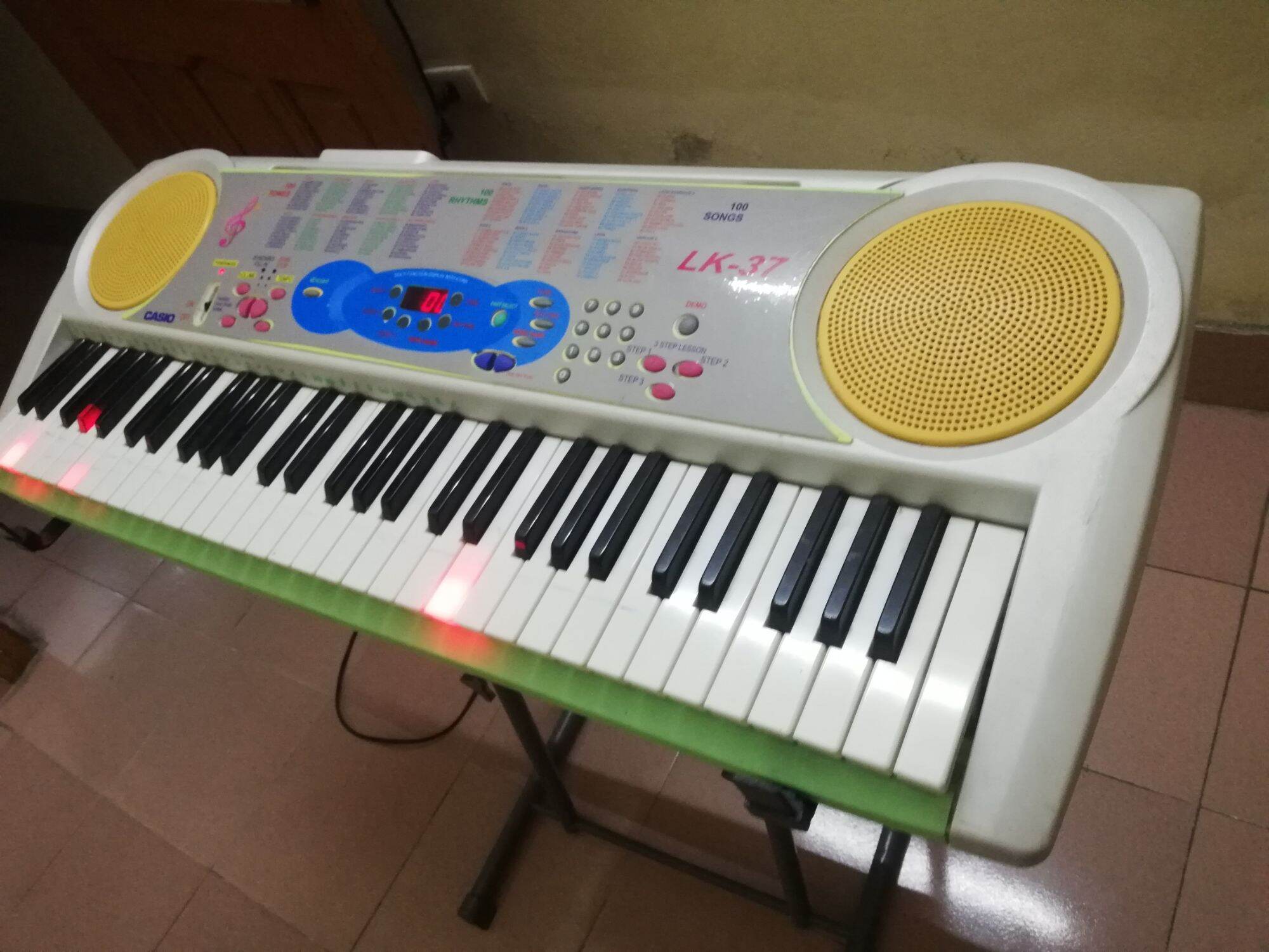 Đàn organ Casio LK 37