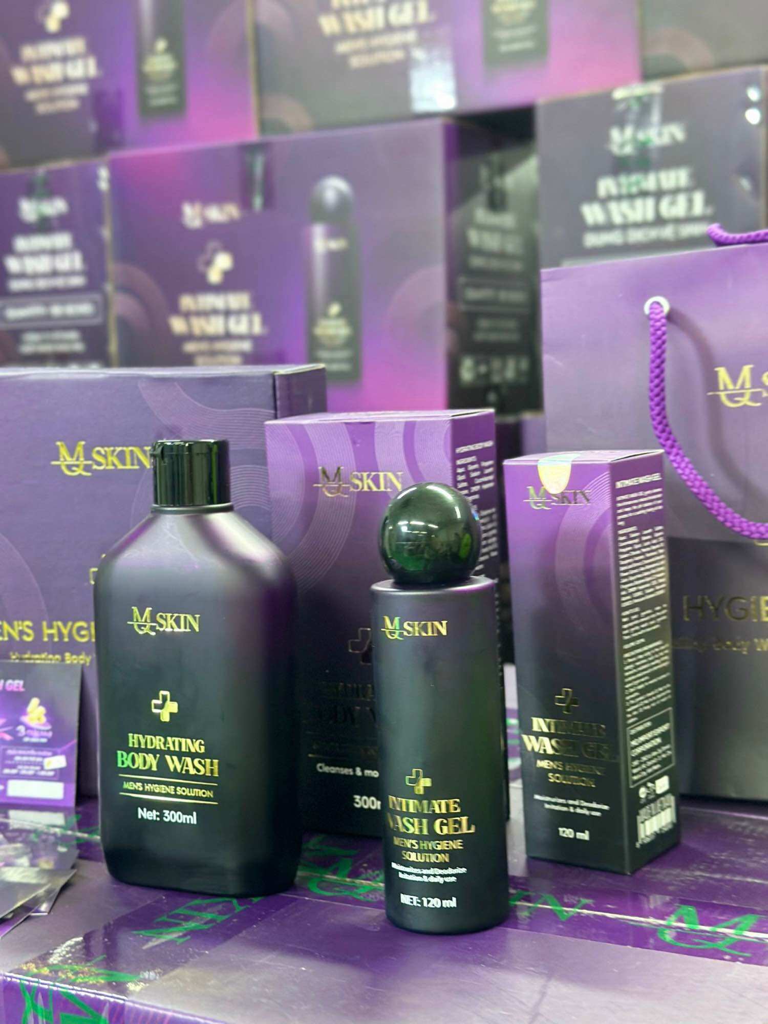 Combo Sữa Tắm + dung dịch vệ sinh (tặng bông tắm)