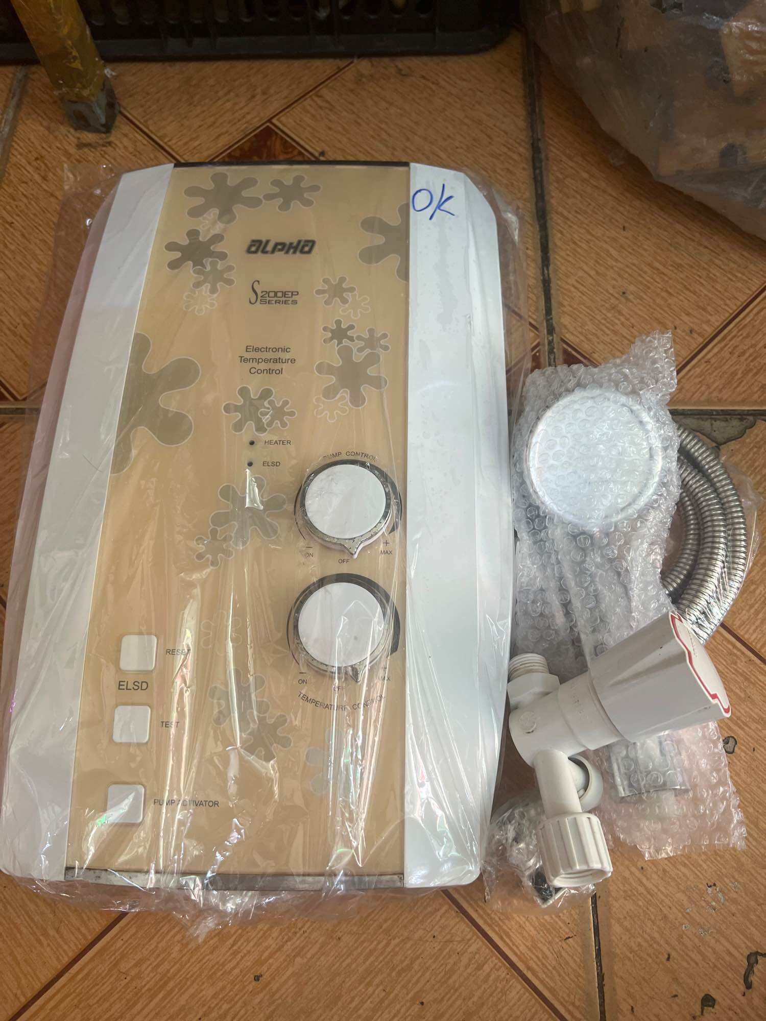 Máy tắm nước nóng trực tiếp có bơm trợ lực alpha s200ep củ