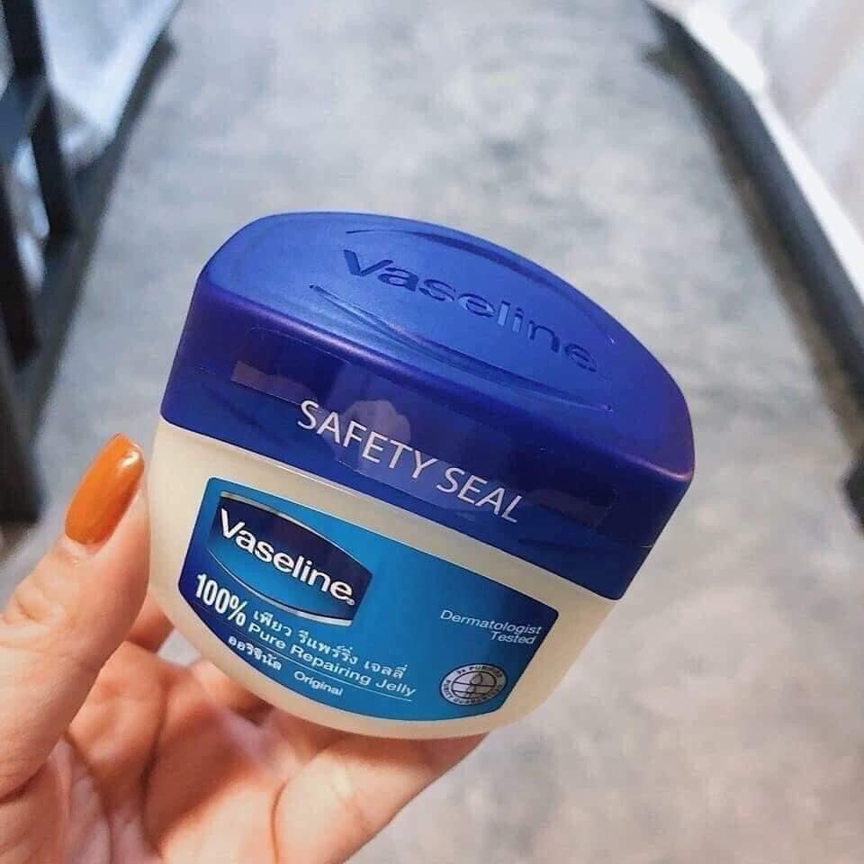 Sáp nẻ vaseline thái lan