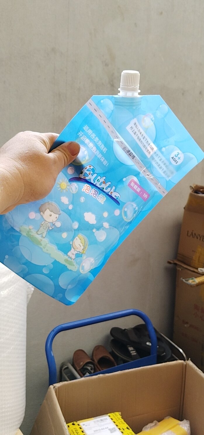 dung dich xa phòng tạo bong bóng