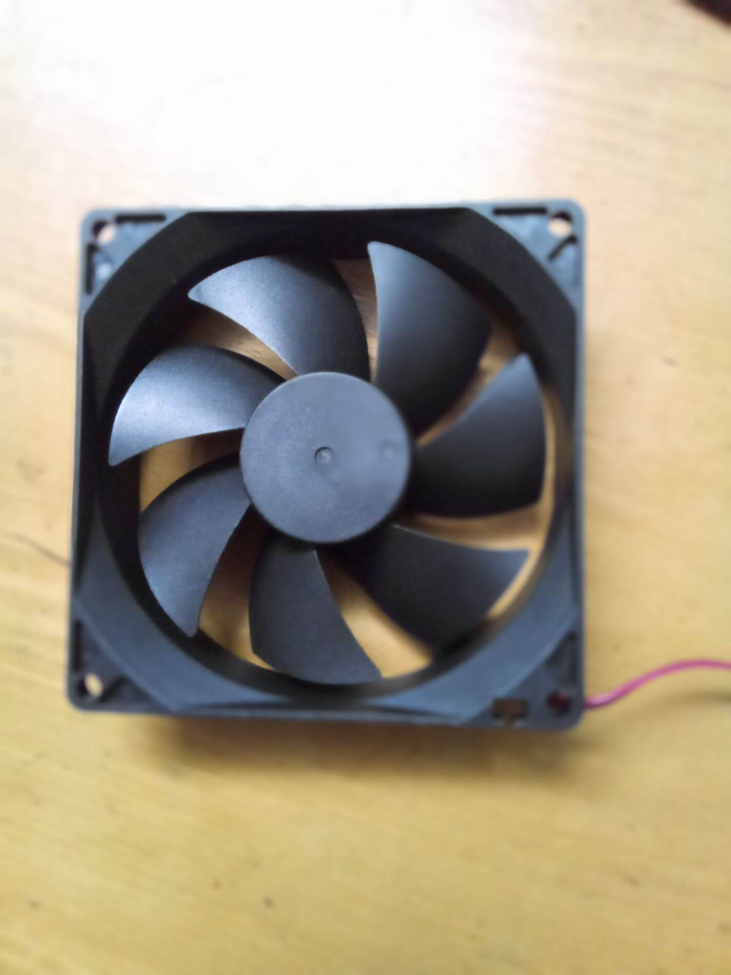 Quat thong gio tu dien 24V, 2,4w sunon