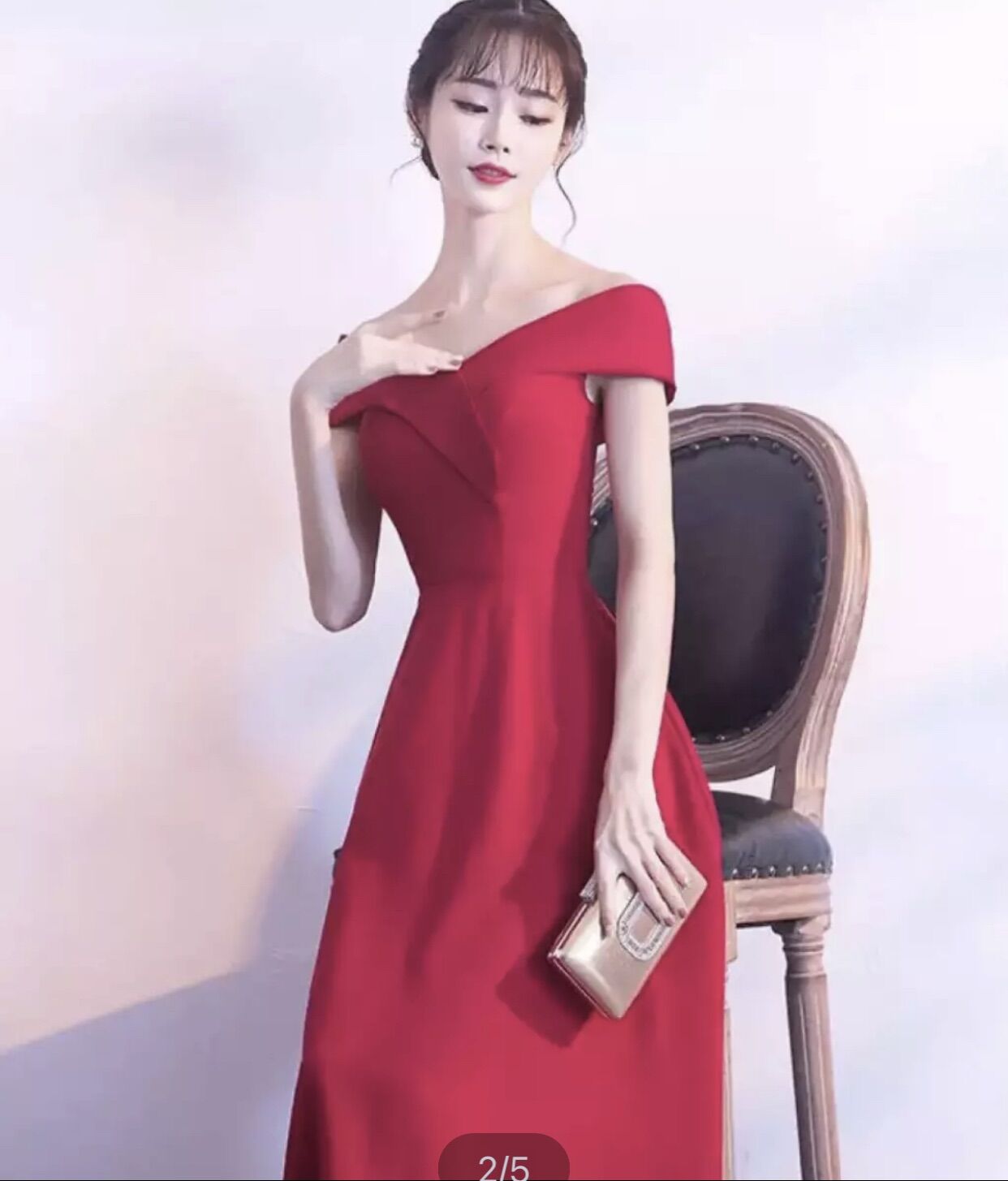 Đầm dạ hội trễ vai