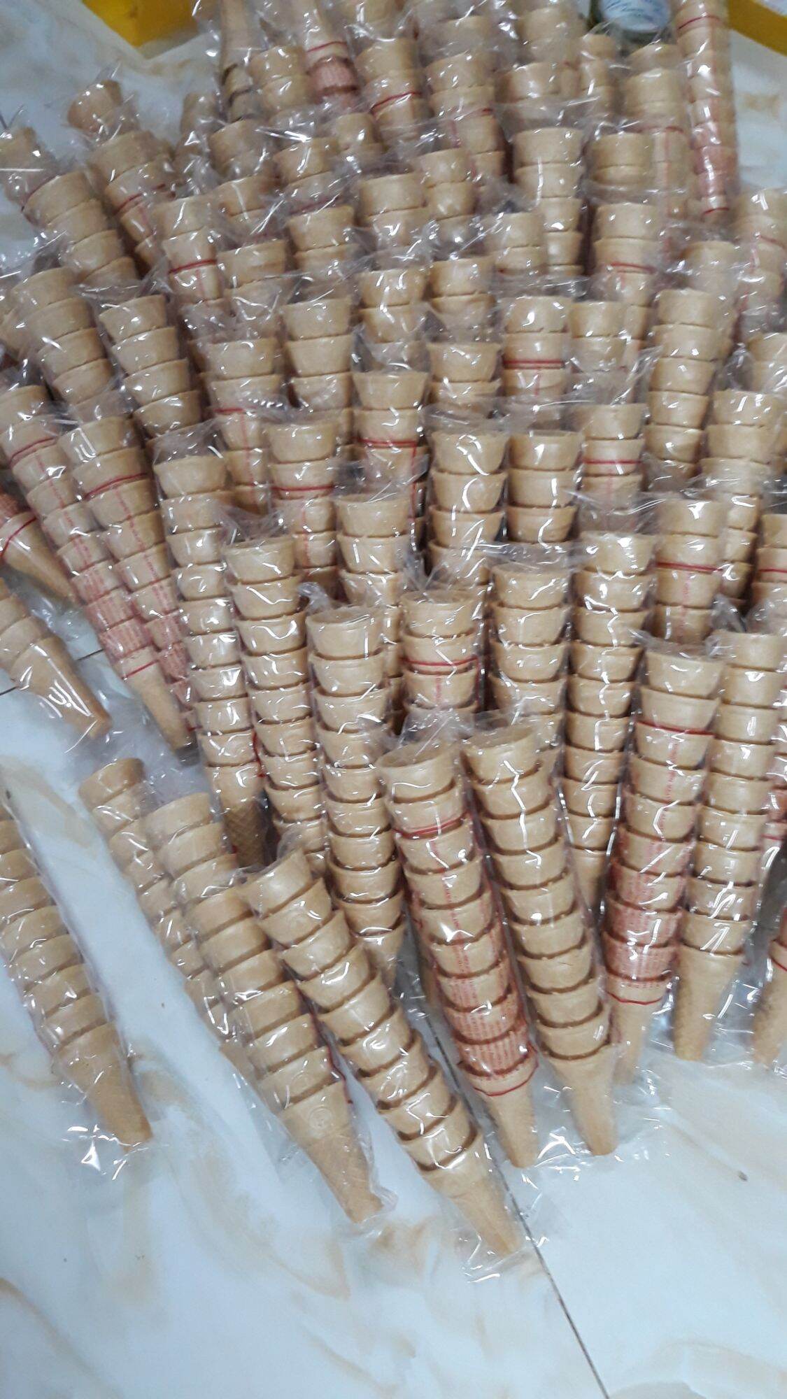 Thùng 1000 cái bánh ốc quế đế bằng ăn kem