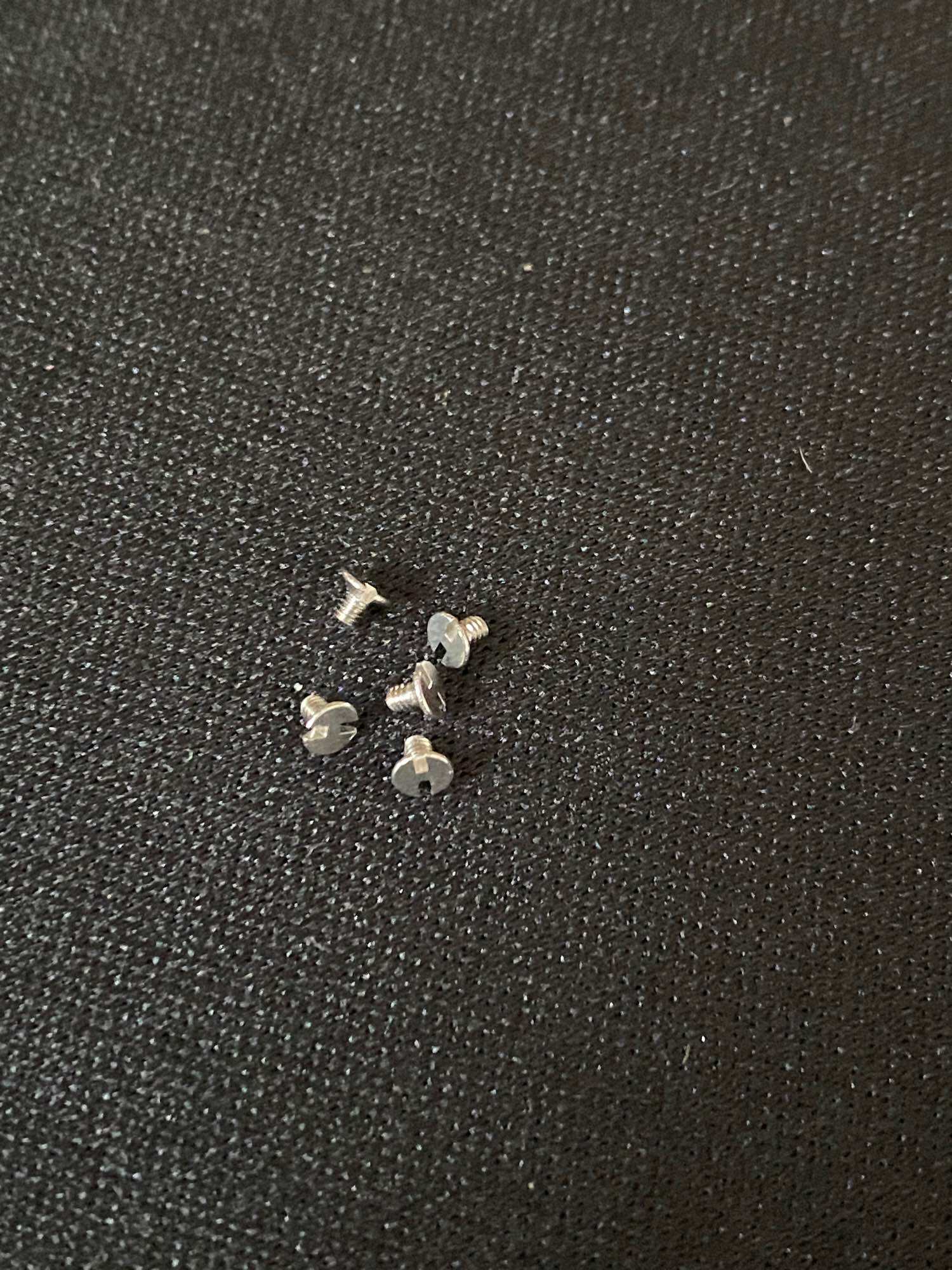  Ốc gắn khoá đồng hồ Hublot ốc gắn chốt đồng hồ Hublot,ốc khoá  giá 1 ốc  