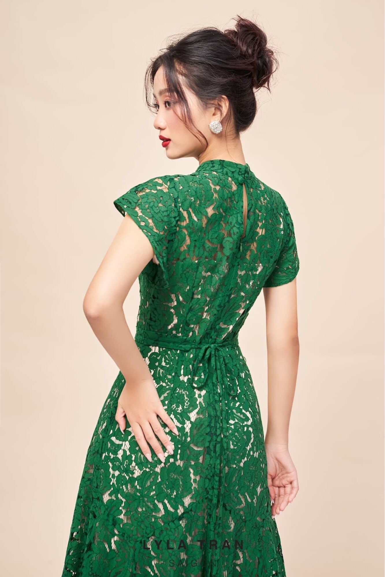 Đầm ren xanh/trắng cổ cao phom A (DONNIE)
