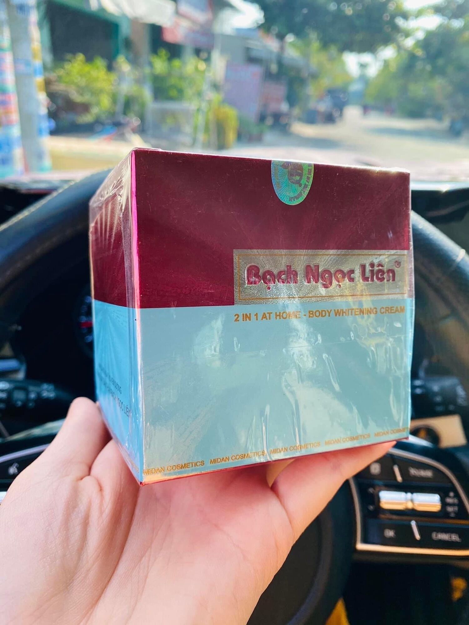 Kem body Bạch Ngọc Liên siêu trắng