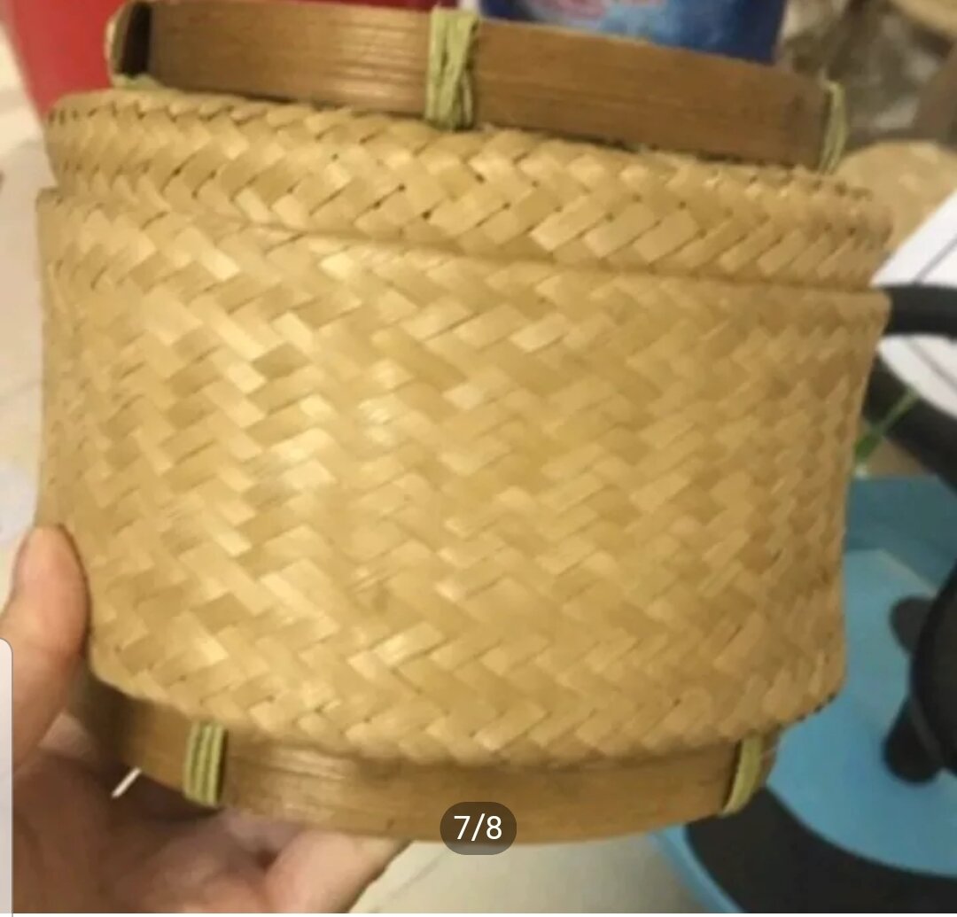 1 hộp đựng xôi bằng tre đan tay ( khẩu ép)