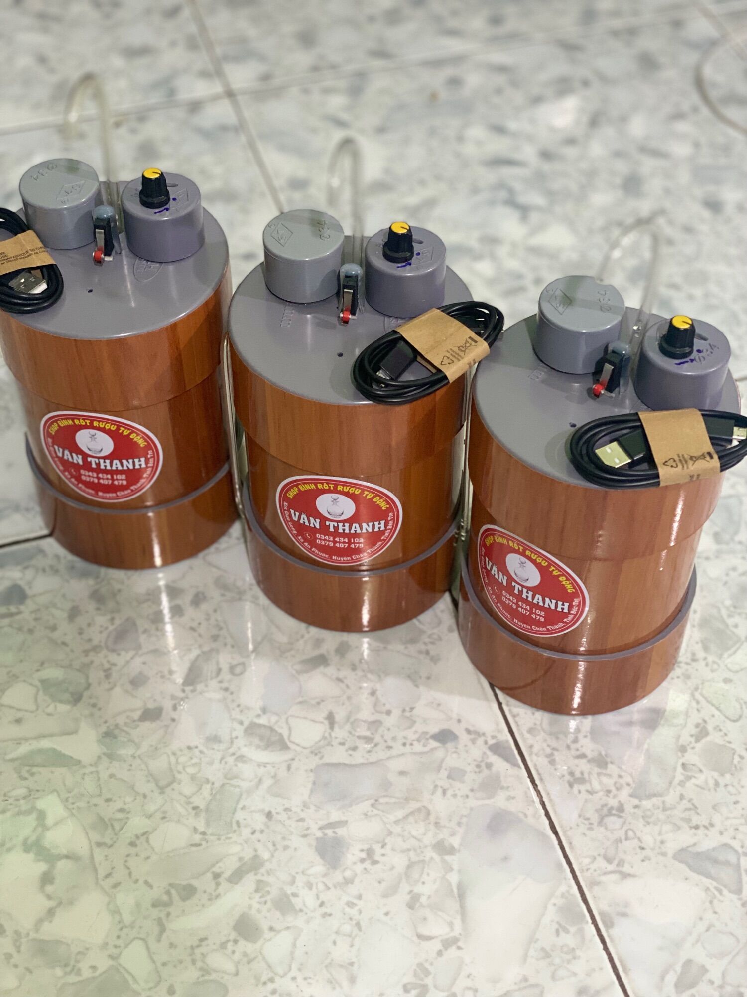 Bình rót rượu tự động , bình đựng rượu , bình giã gỗ 1.5l