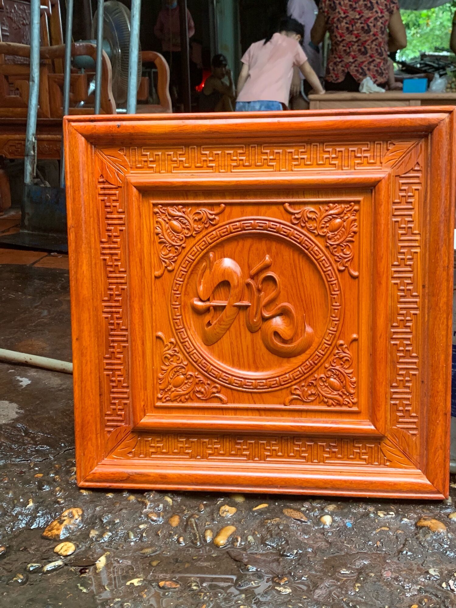 Tranh chữ gỗ hương đá