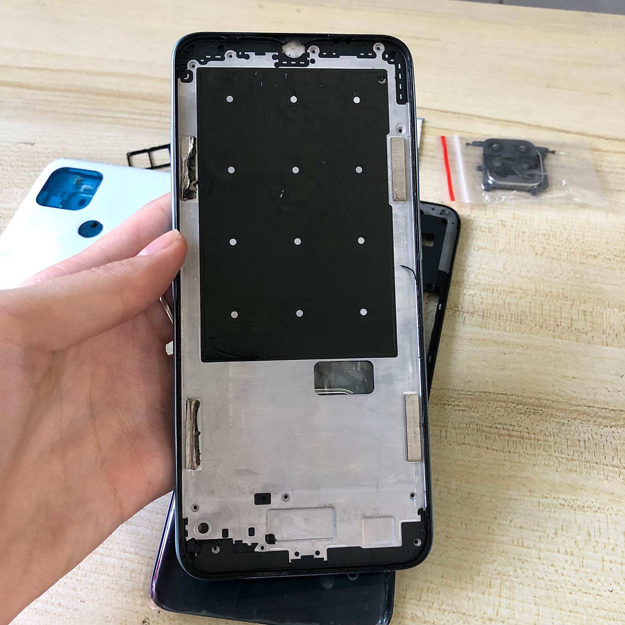 Bộ vỏ + sườn oppo a15 zin hàng cao cấp.