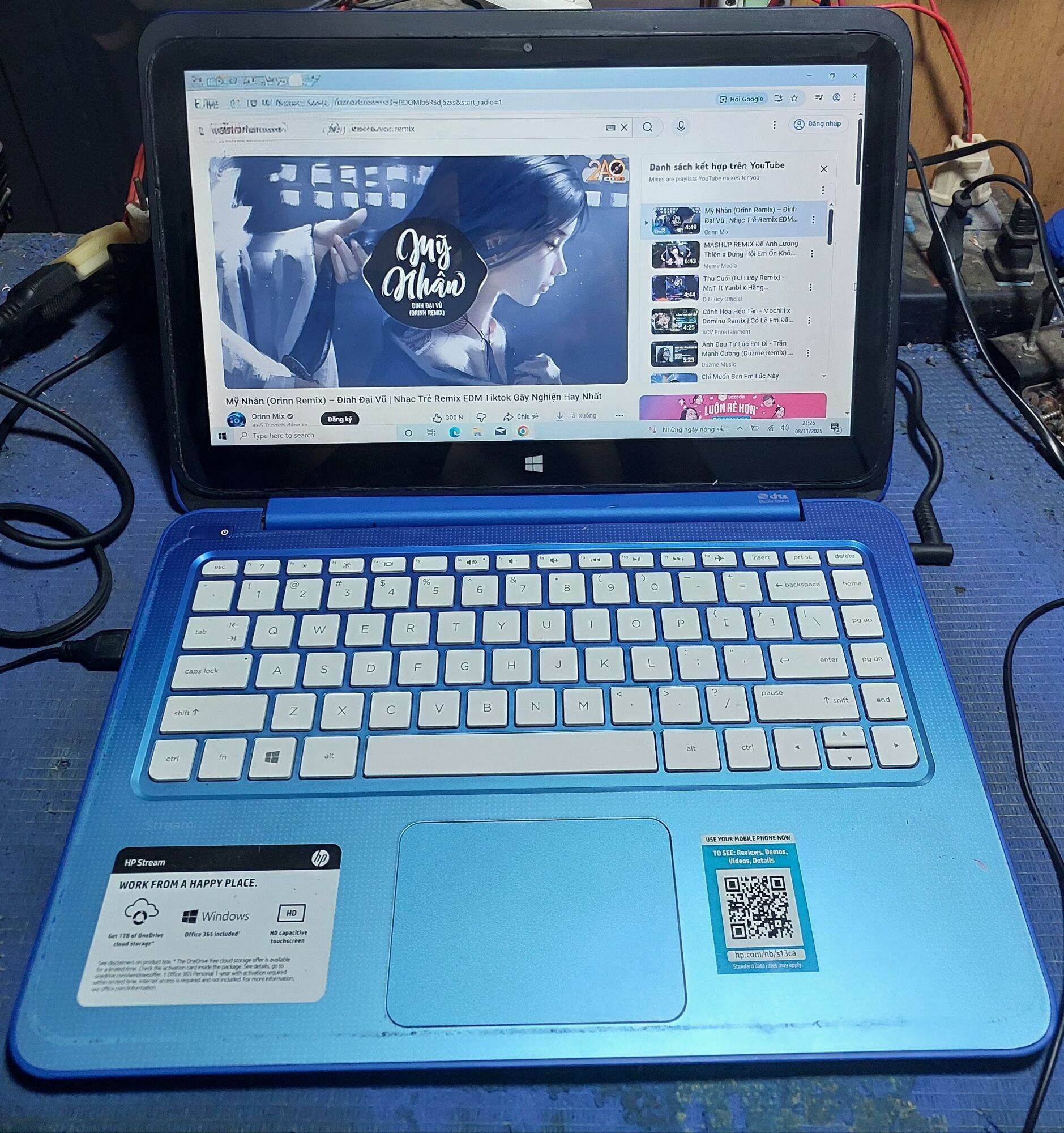 Hp Stream Celeron Laptop on Clearance - Entertainment, Watching Movies