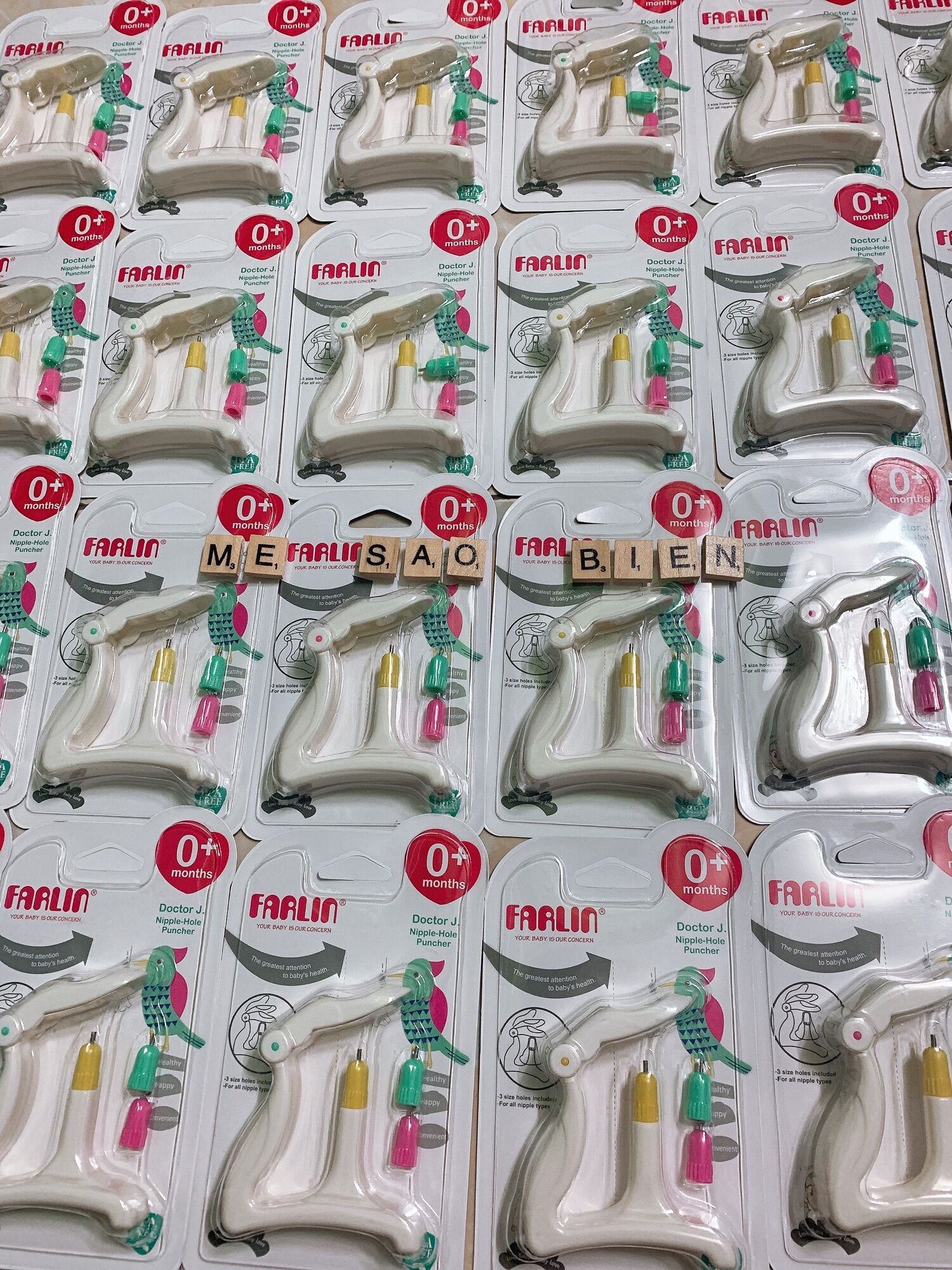 Dụng cụ đục lỗ núm ty Farlin dập lỗ núm ti bình sữa