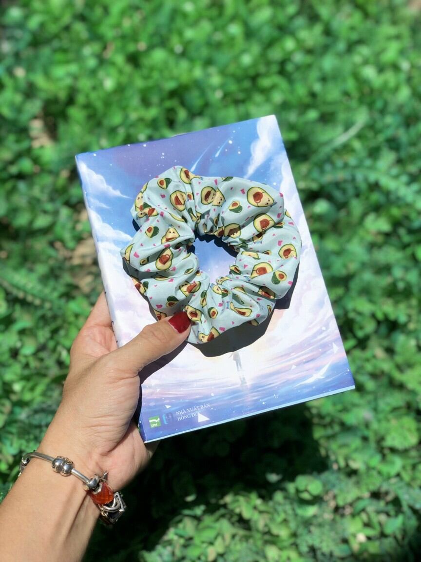 Scrunchies cột tóc hình bơ